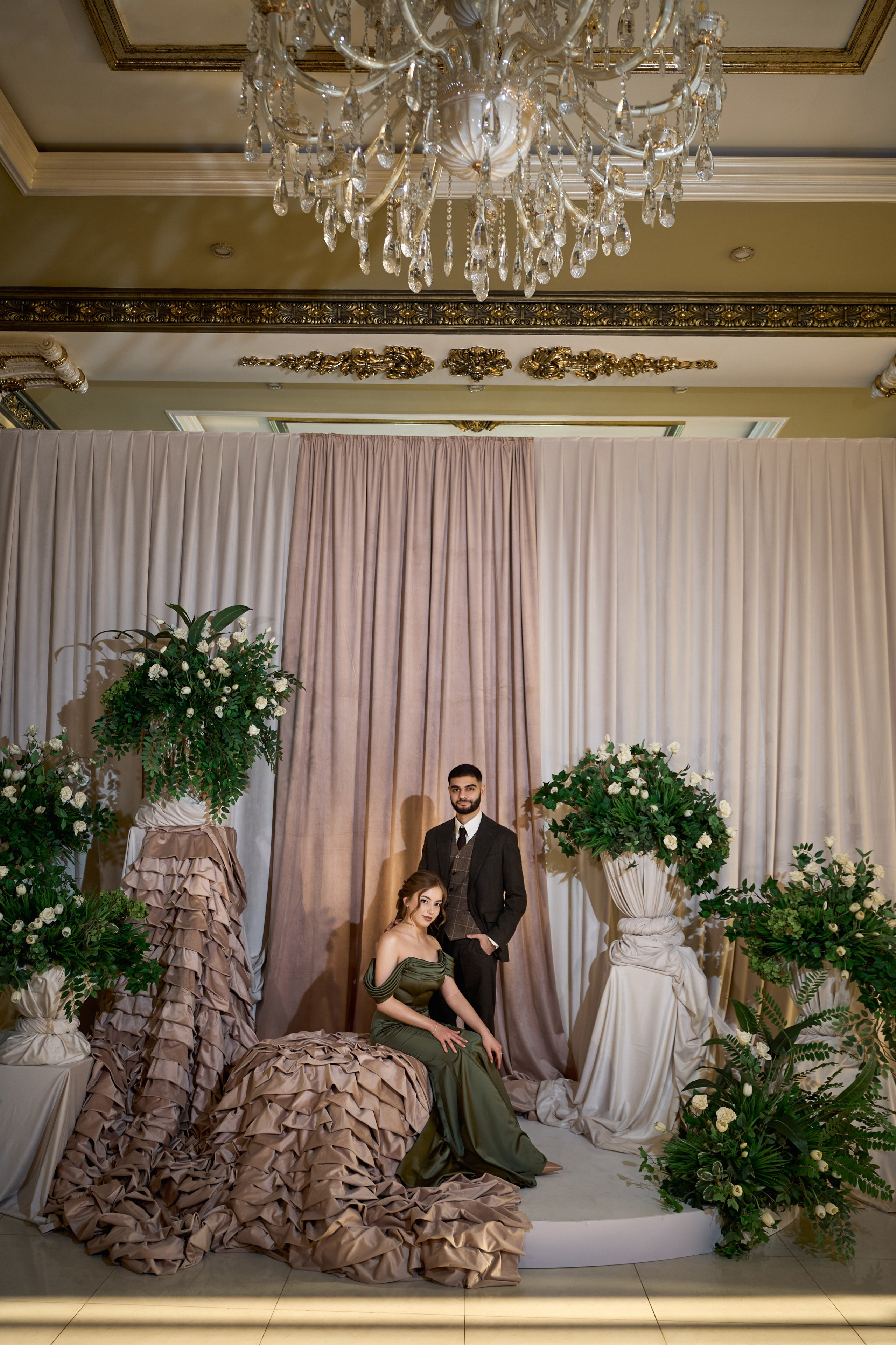 Красивое и чувственное сватовство Рафаэля & Алины в GOLDEN PALACE от ТВИНС СТУДИО. ТВИНС СТУДИО — лучшие свадебные фотографы и видеографы в Краснодаре