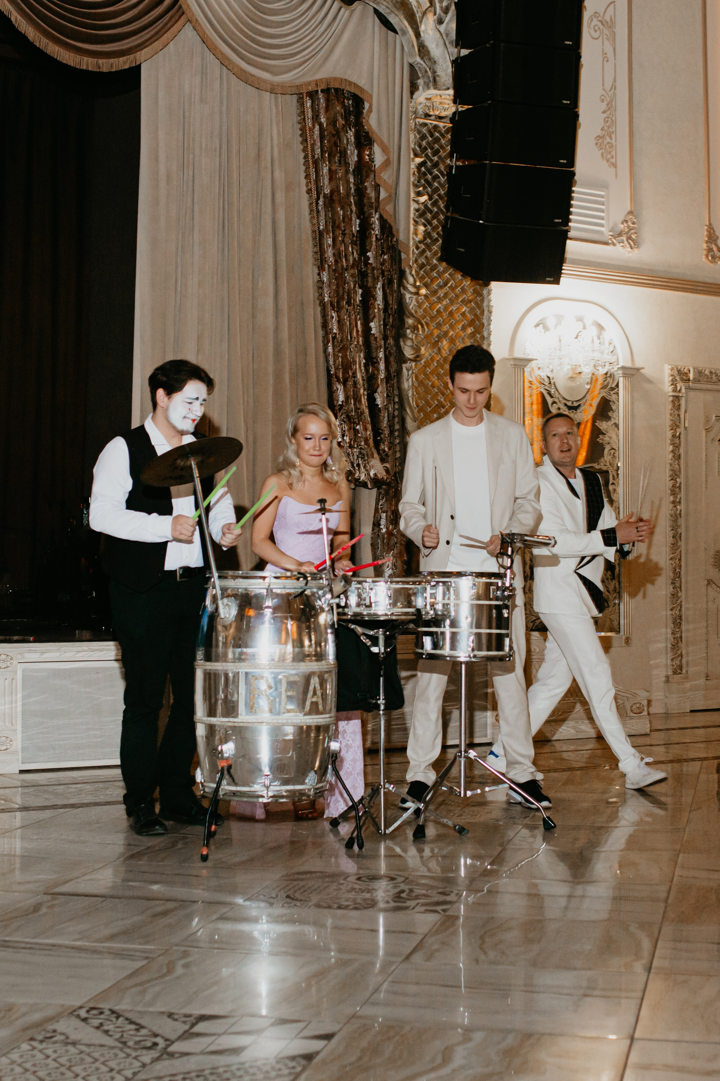 Выпускной. 11 лицей. Фотограф в Челябинске Ополихина Анна