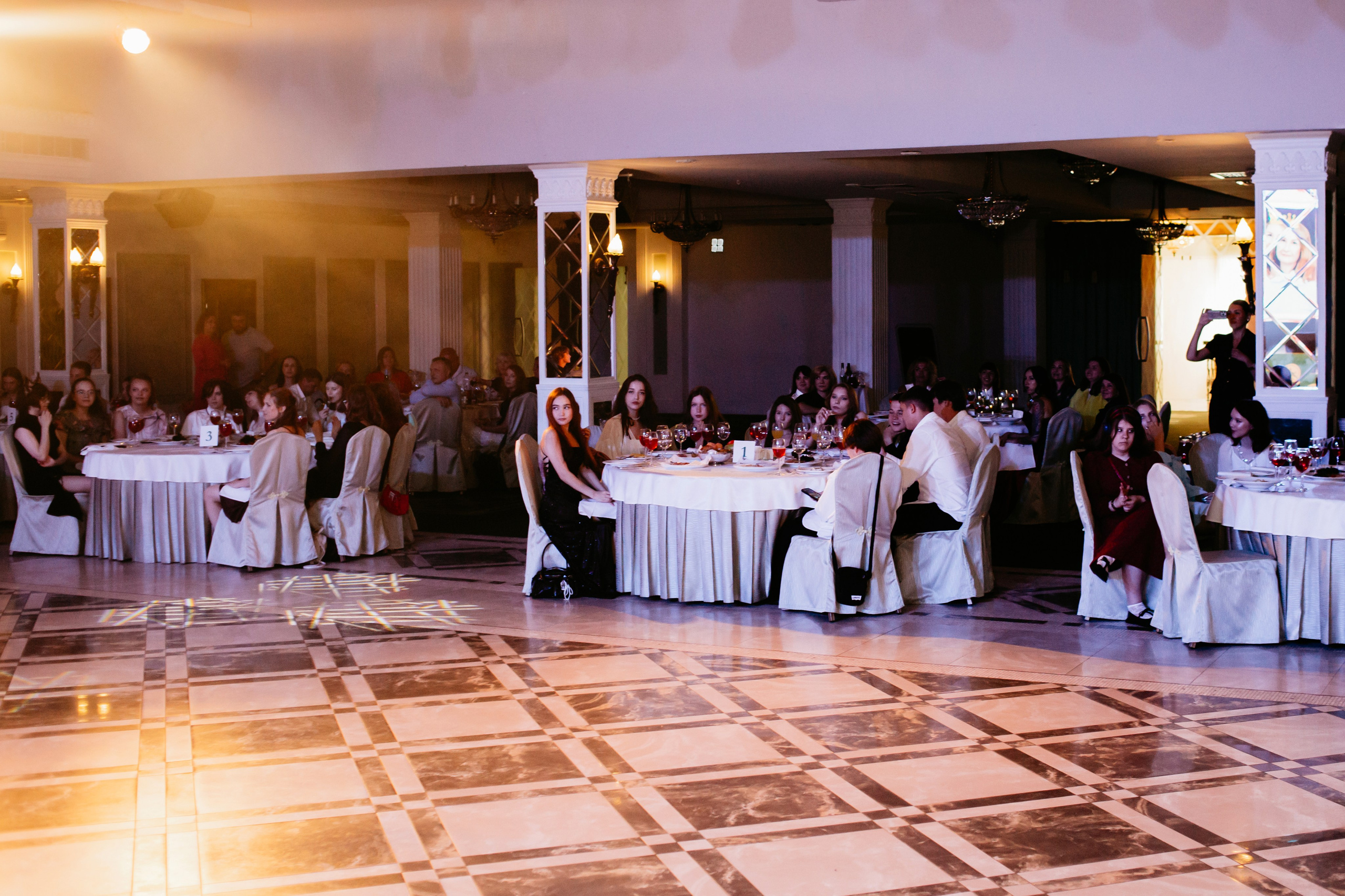 Выпускной 2025 (9класс) 124 школа. Фотограф в Челябинске Ополихина Анна