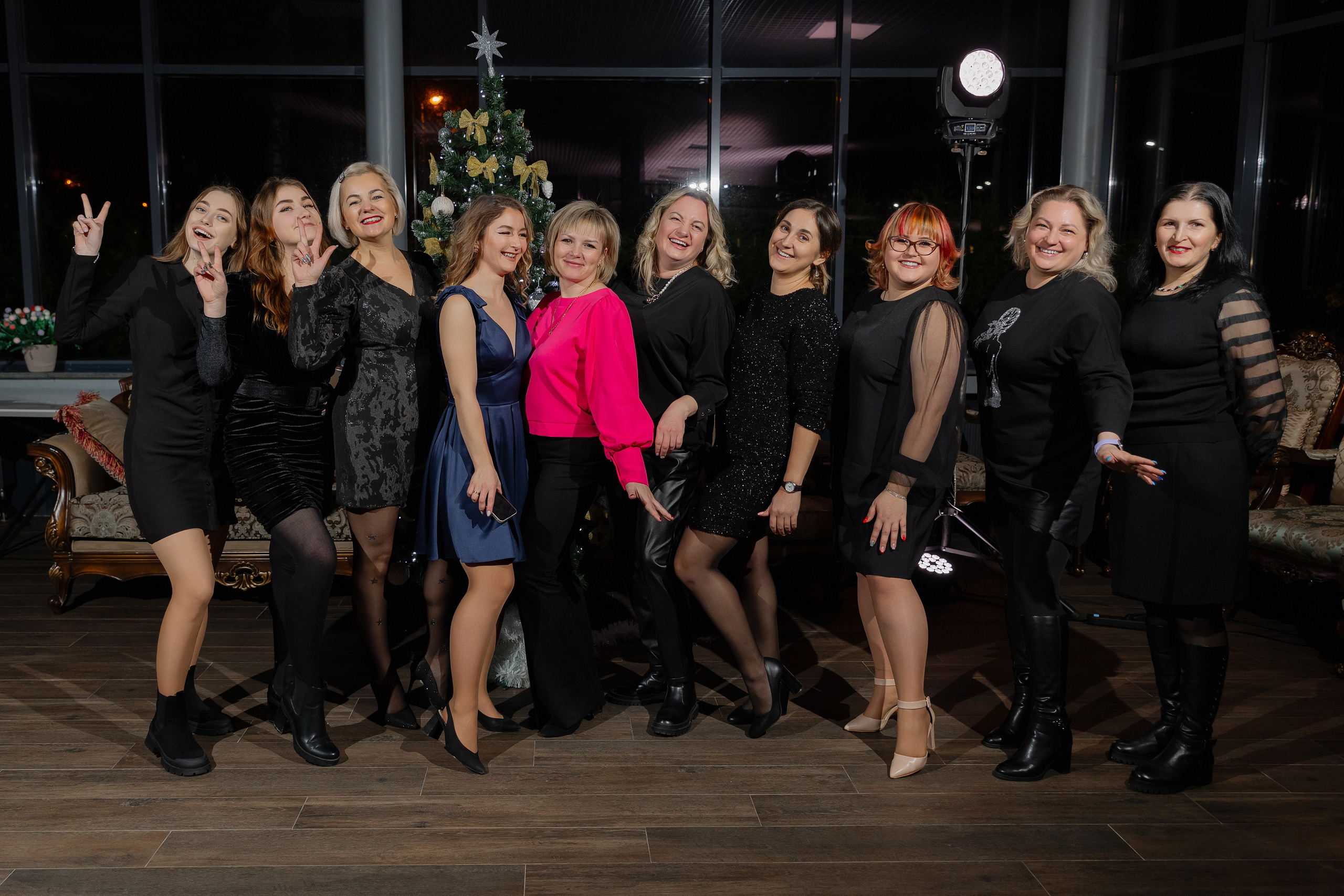 Корпоративная новогодняя фотосъемка для BELARUSBANK в Ресторане «Урарту». Свадебный фотограф в Минске/Беларуси Сергей Спиридонов