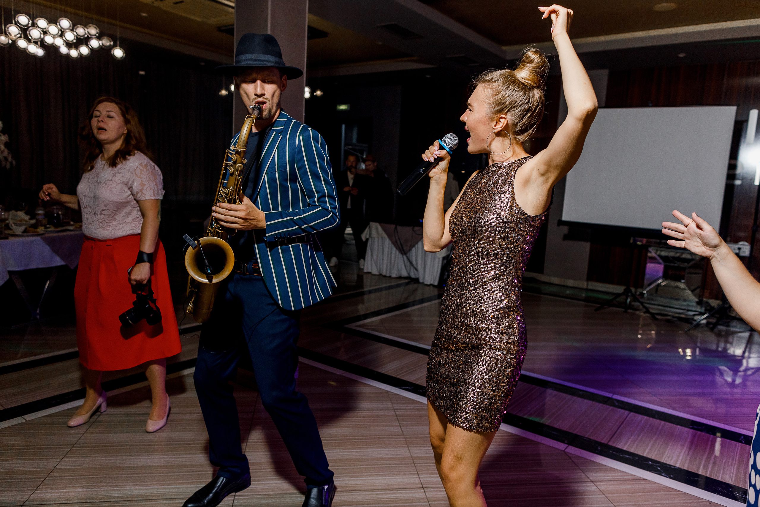 Красивая свадебная церемония в шикарном отеле. Олег Сверчков | Свадебный фотограф Вологда