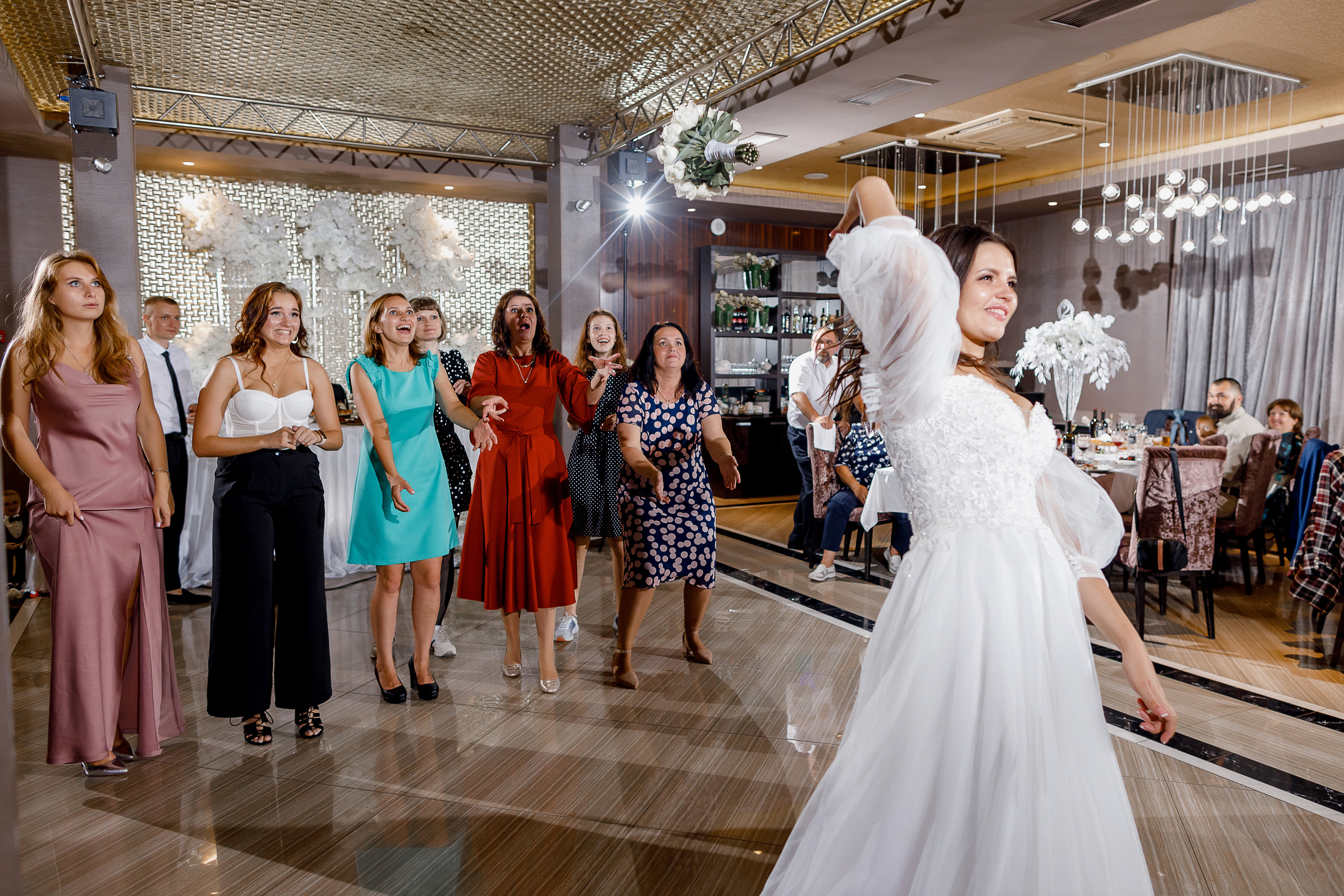 Красивая свадебная церемония в шикарном отеле. Олег Сверчков | Свадебный фотограф Вологда