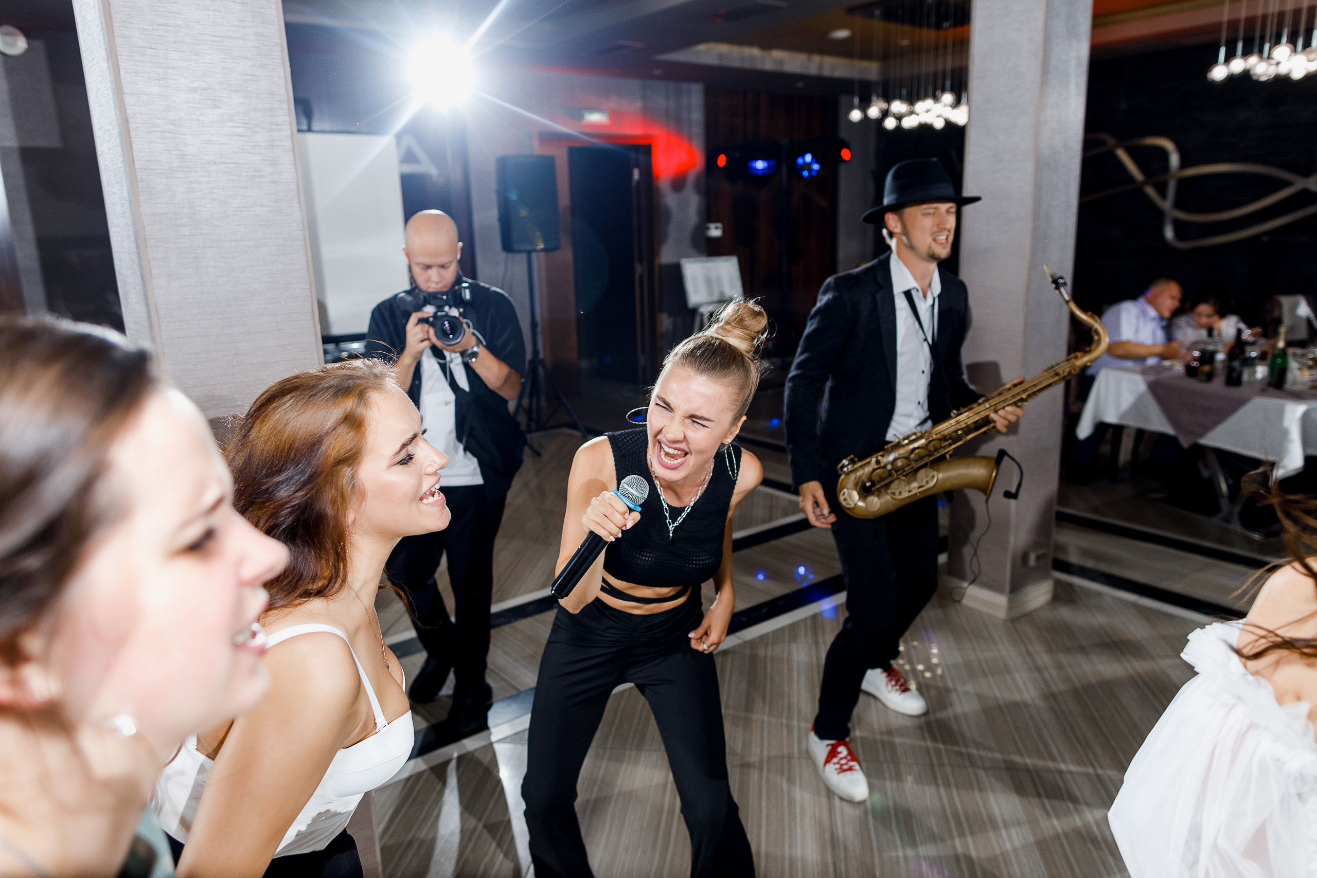 Красивая свадебная церемония в шикарном отеле. Олег Сверчков | Свадебный фотограф Вологда