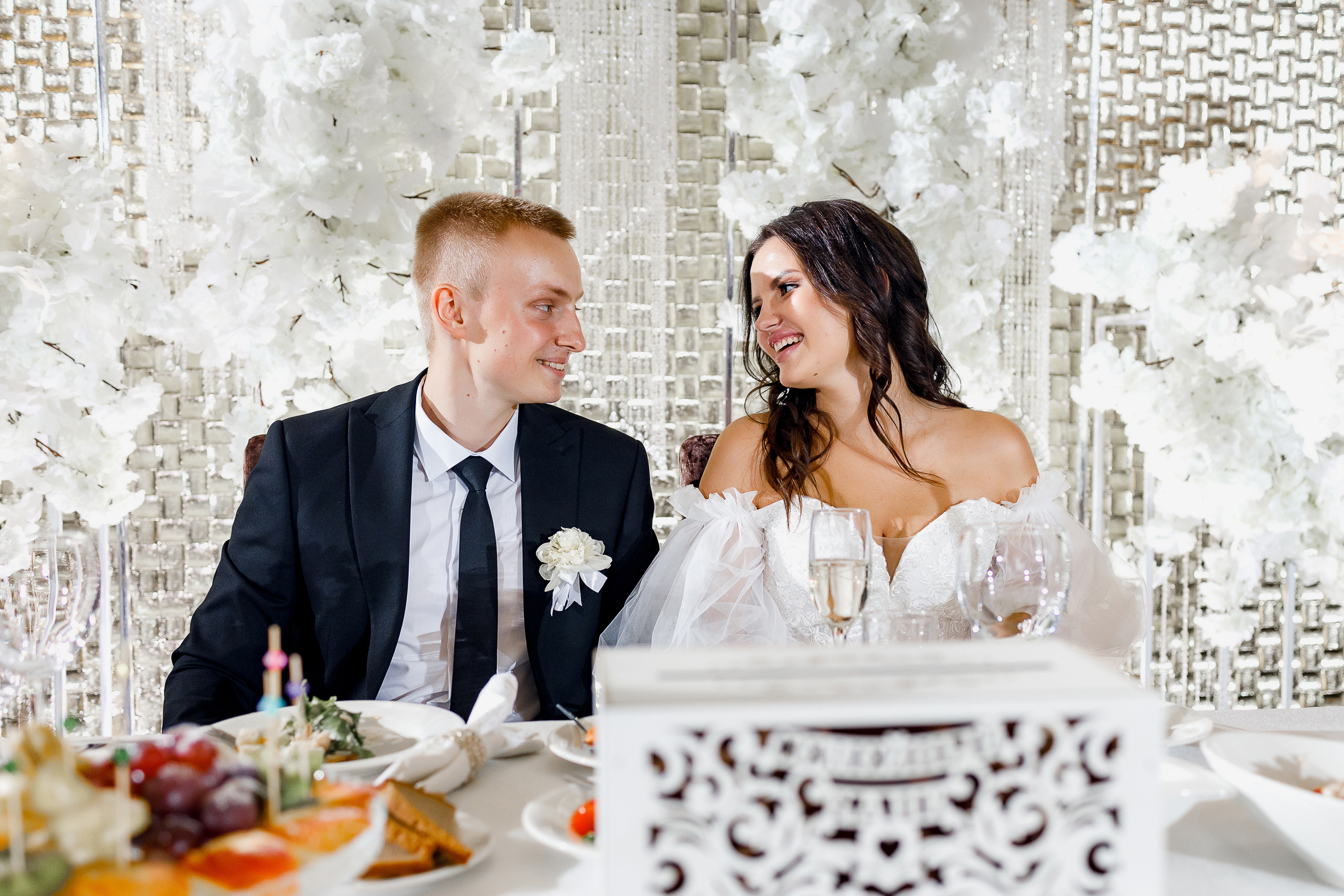 Красивая свадебная церемония в шикарном отеле. Олег Сверчков | Свадебный фотограф Вологда