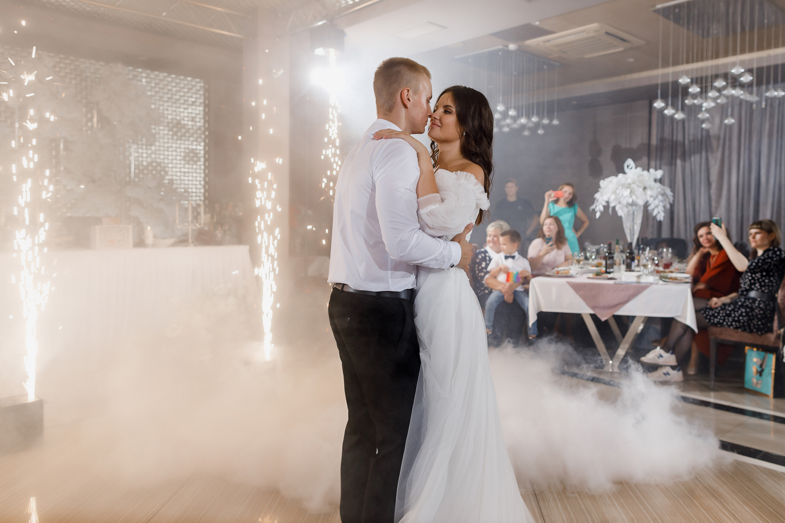 Красивая свадебная церемония в шикарном отеле. Олег Сверчков | Свадебный фотограф Вологда