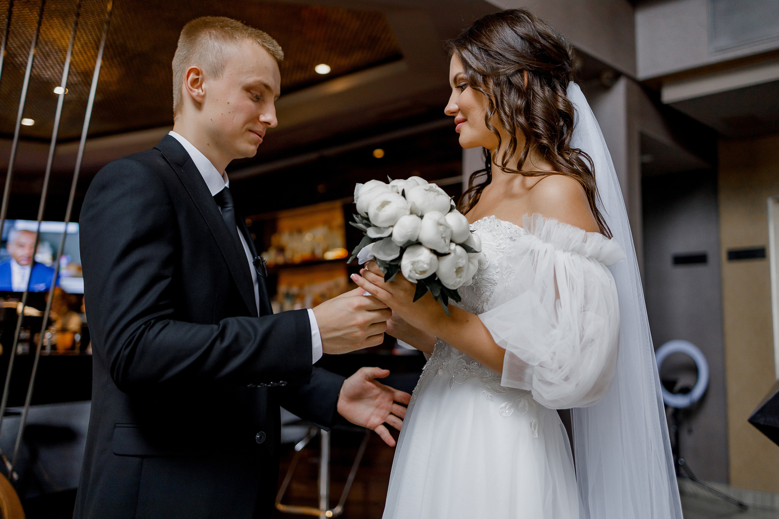 Красивая свадебная церемония в шикарном отеле. Олег Сверчков | Свадебный фотограф Вологда