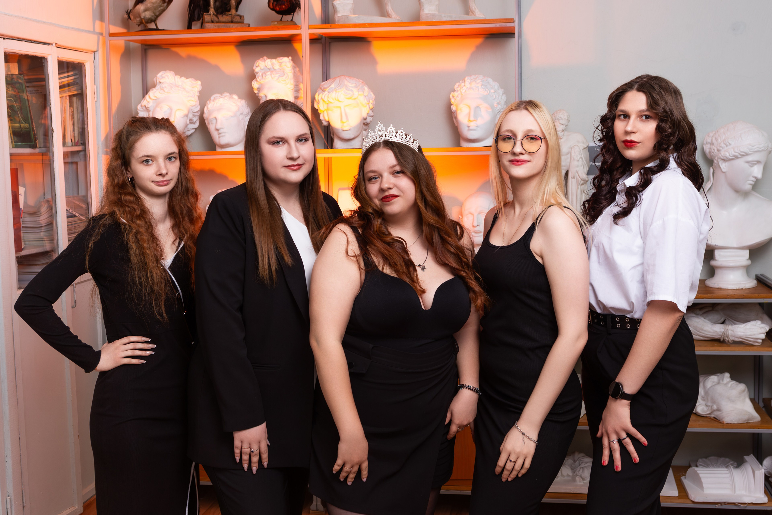 ФОТОСЕССИЯ В АУДИТОРИИ ДЛЯ БУДУЩИХ УЧИТЕЛЕЙ — выпускников Чернского профессионально-педагогического колледжа. ТВОЙ АЛЬБОМ / ТВОИ ПРАВИЛА