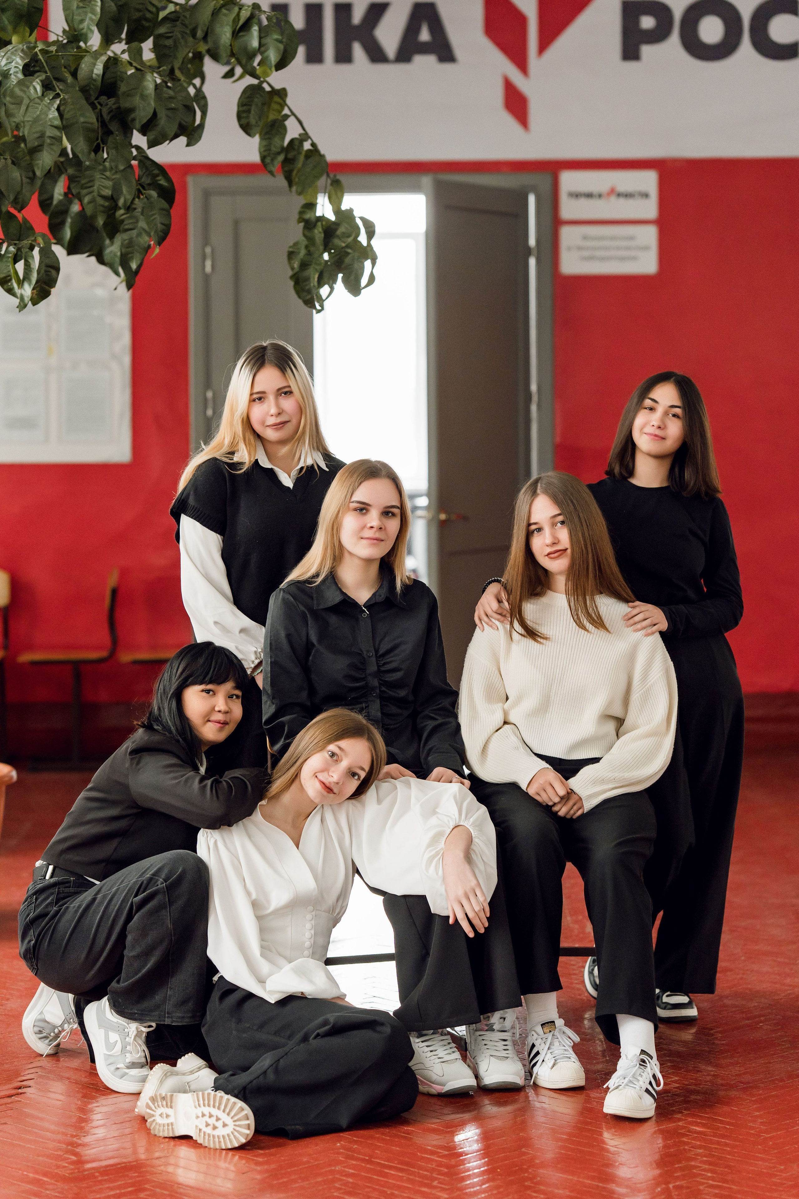 ФОТО СТАРШАЯ ШКОЛА. Выпускные альбомы ДНР, Донецк