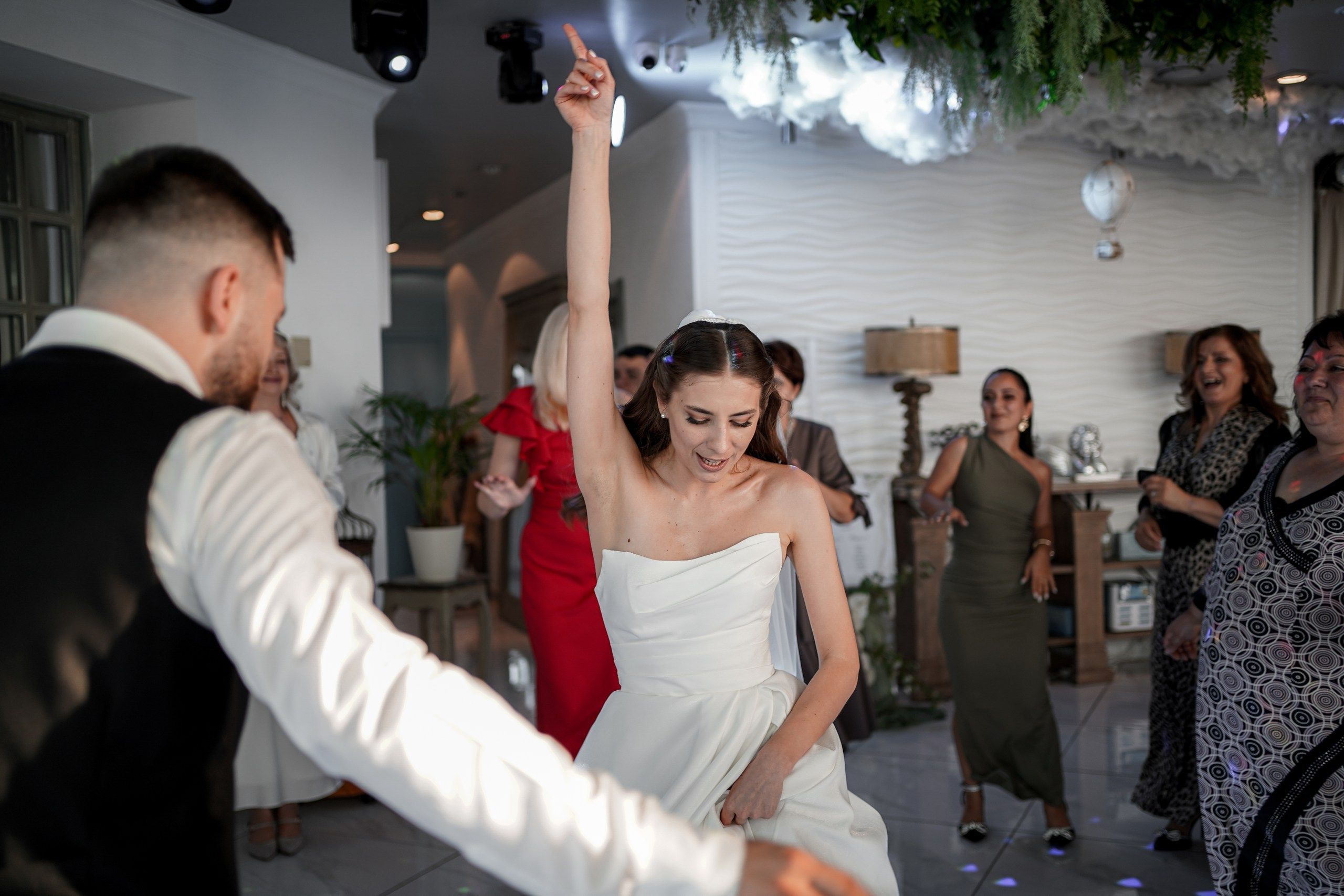 Свадебная фотосессия банкета в Ростове-на-Дону. Выездная регистрация. Свадебный фотограф в Ростове-на-Дону. Таинство Крещения и Венчания, семейные фотосессии. Алёна Чёботова