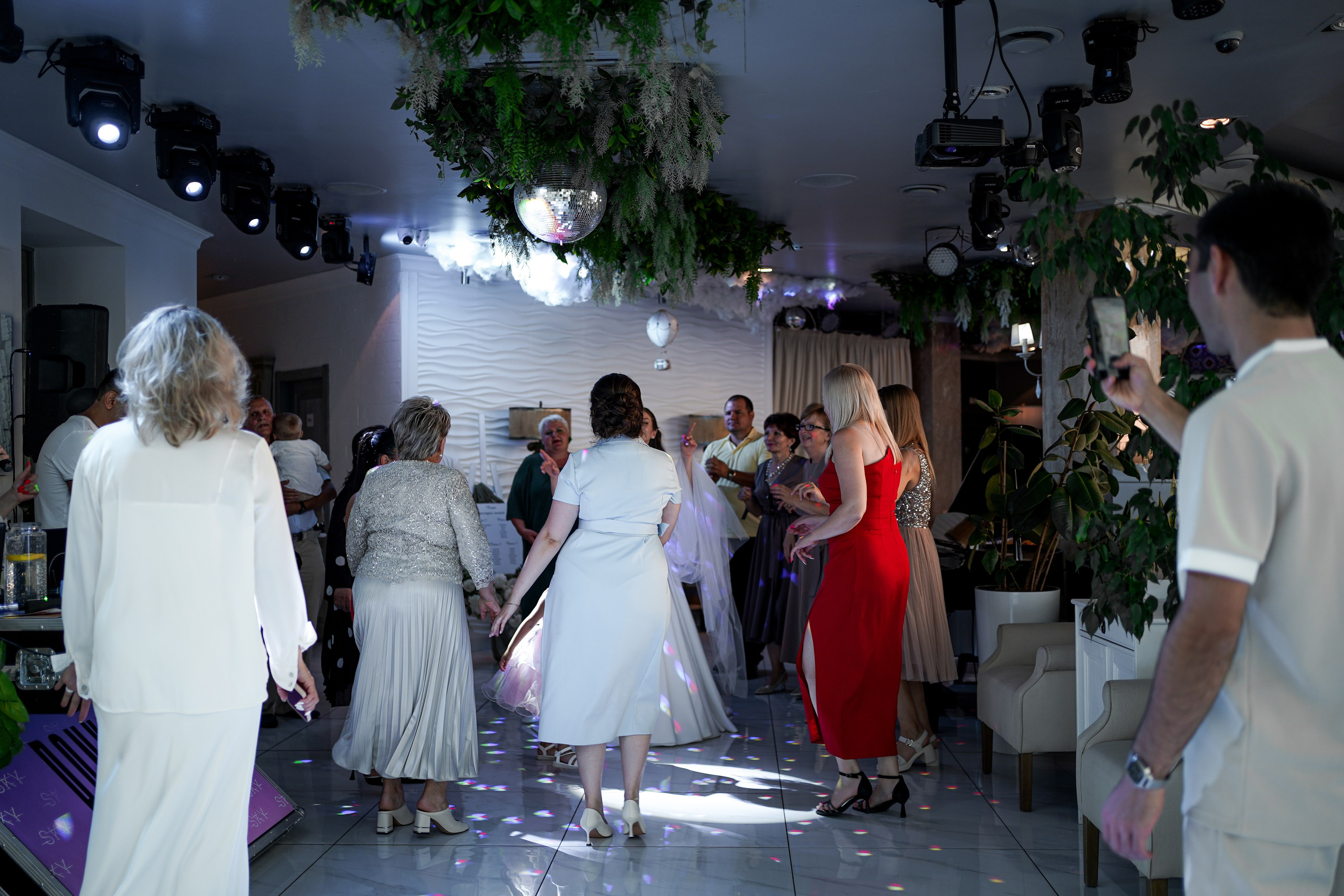 Банкет в ресторане «Европа». Свадебный фотограф в Ростове-на-Дону. Таинство Крещения и Венчания, семейные фотосессии. Алёна Чёботова