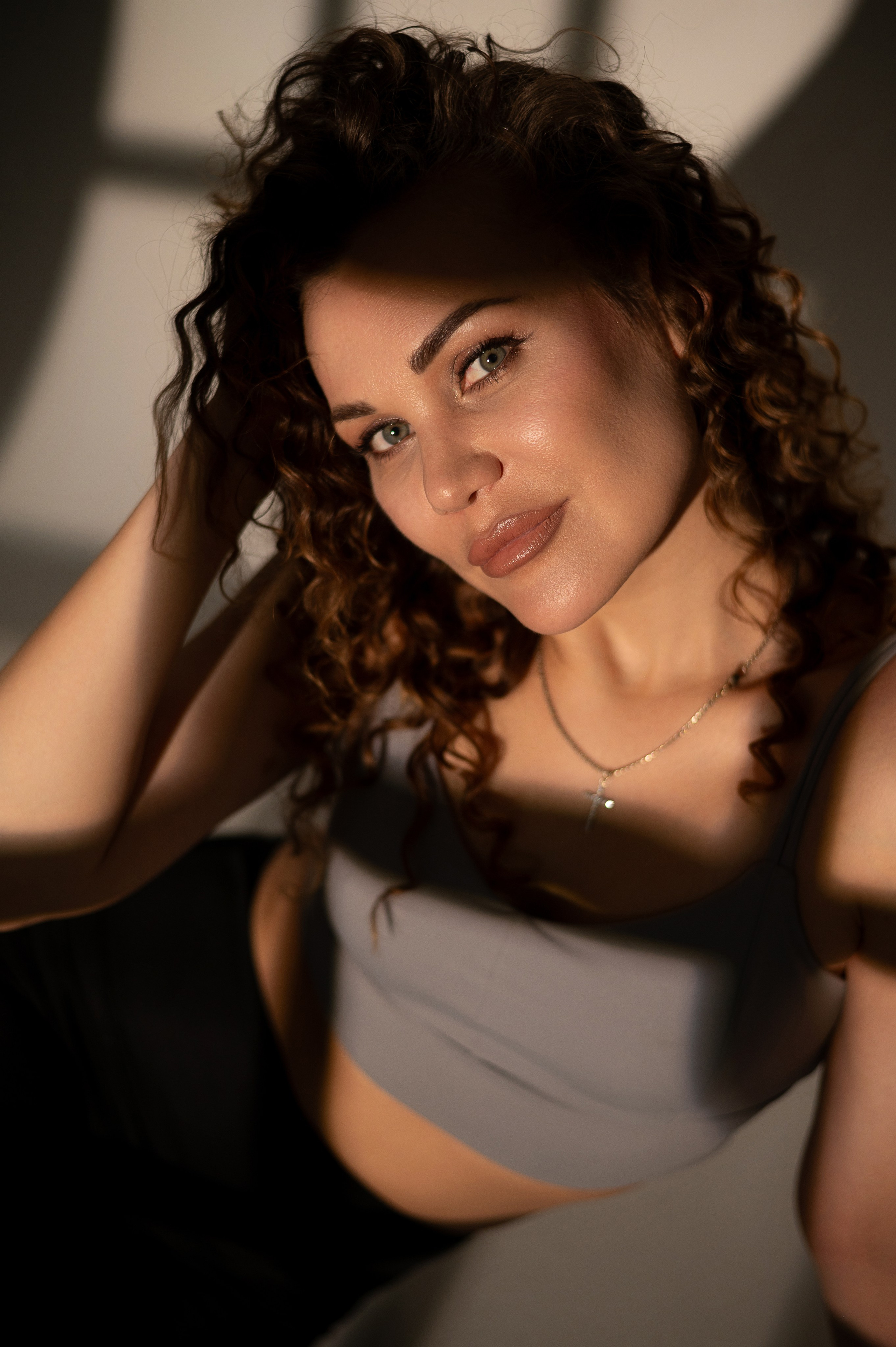 Женская фотосессия с применением рамок и масок на фоне. Женский фотограф Санкт-Петербург Александра Колий