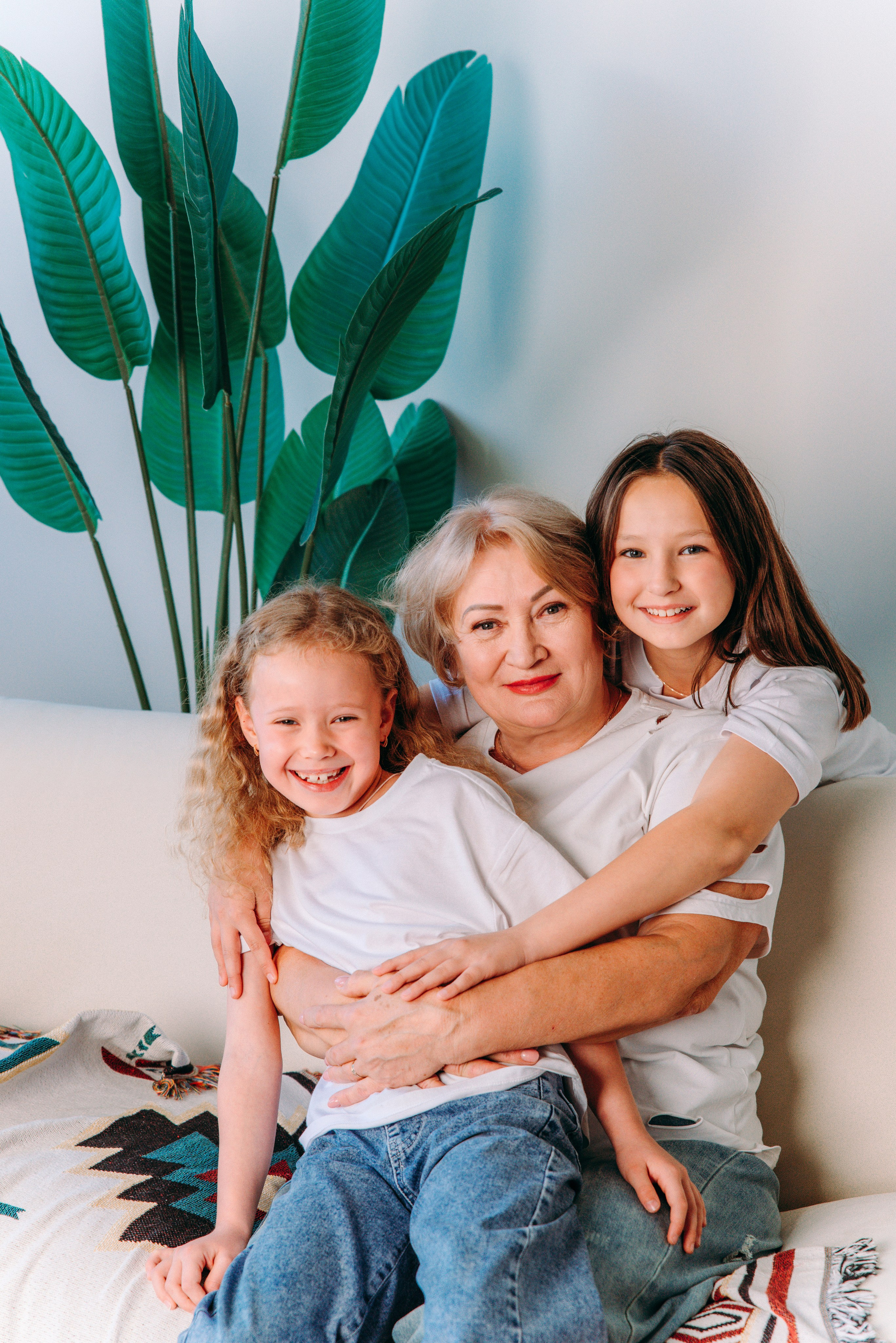 СВЕТЛАНА И ВНУЧКИ. Ольга Козлова фотограф Волгоград olkiny-fotki.ru