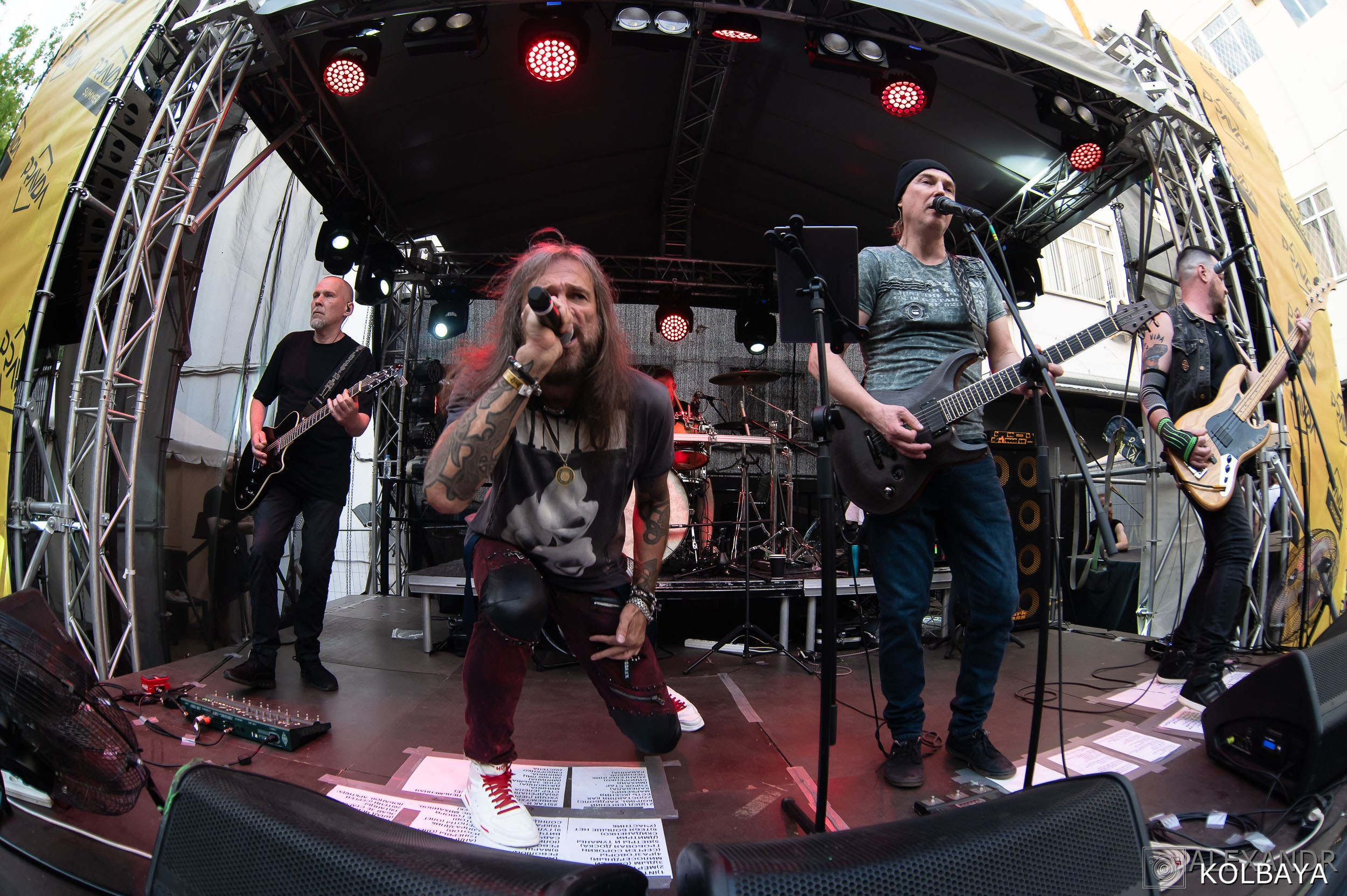 Фоторепортаж с мэшап концерта группы Черный Обелиск 4 июля 2024 года. Концертный и театральный репортажный фотограф в Москве Александр Колбая