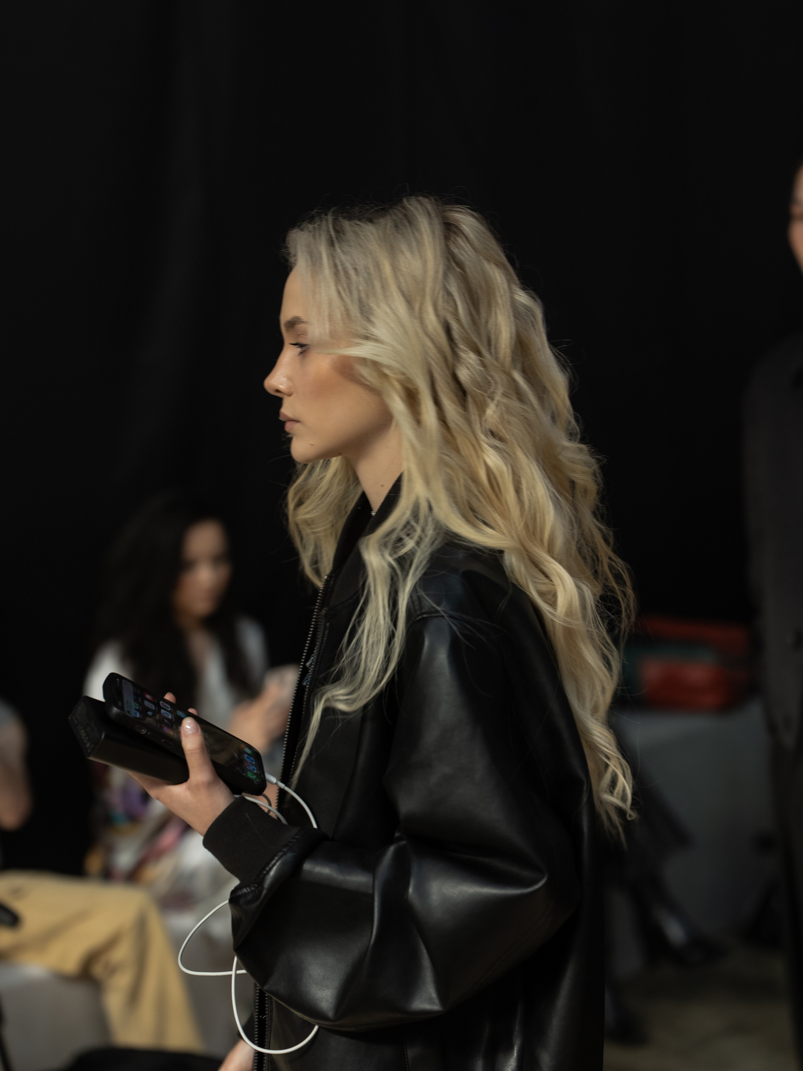 Visa Fashion Week Pre-Fall 2026 April BackStage Day 1. Сайт Алматинского НЮ АРТ, будуар и фэшн фотографа Дениса Карпенко