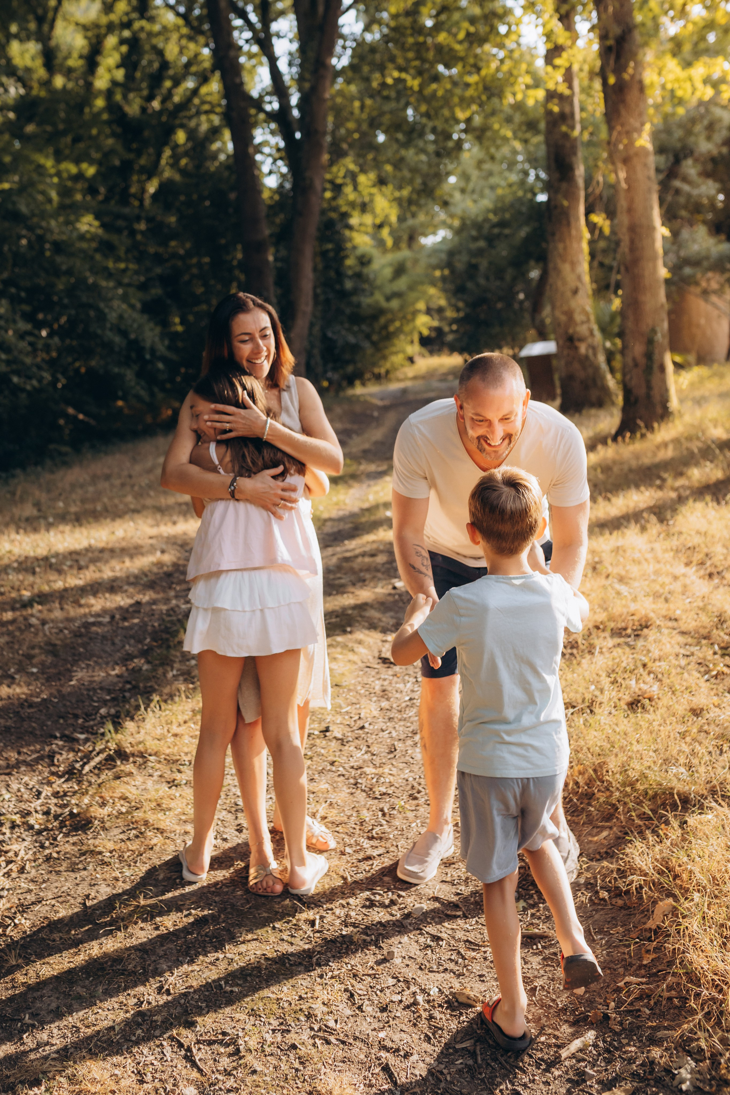Séance famille en exterieur. Photographe des familles et enfants à Nantes et alentours