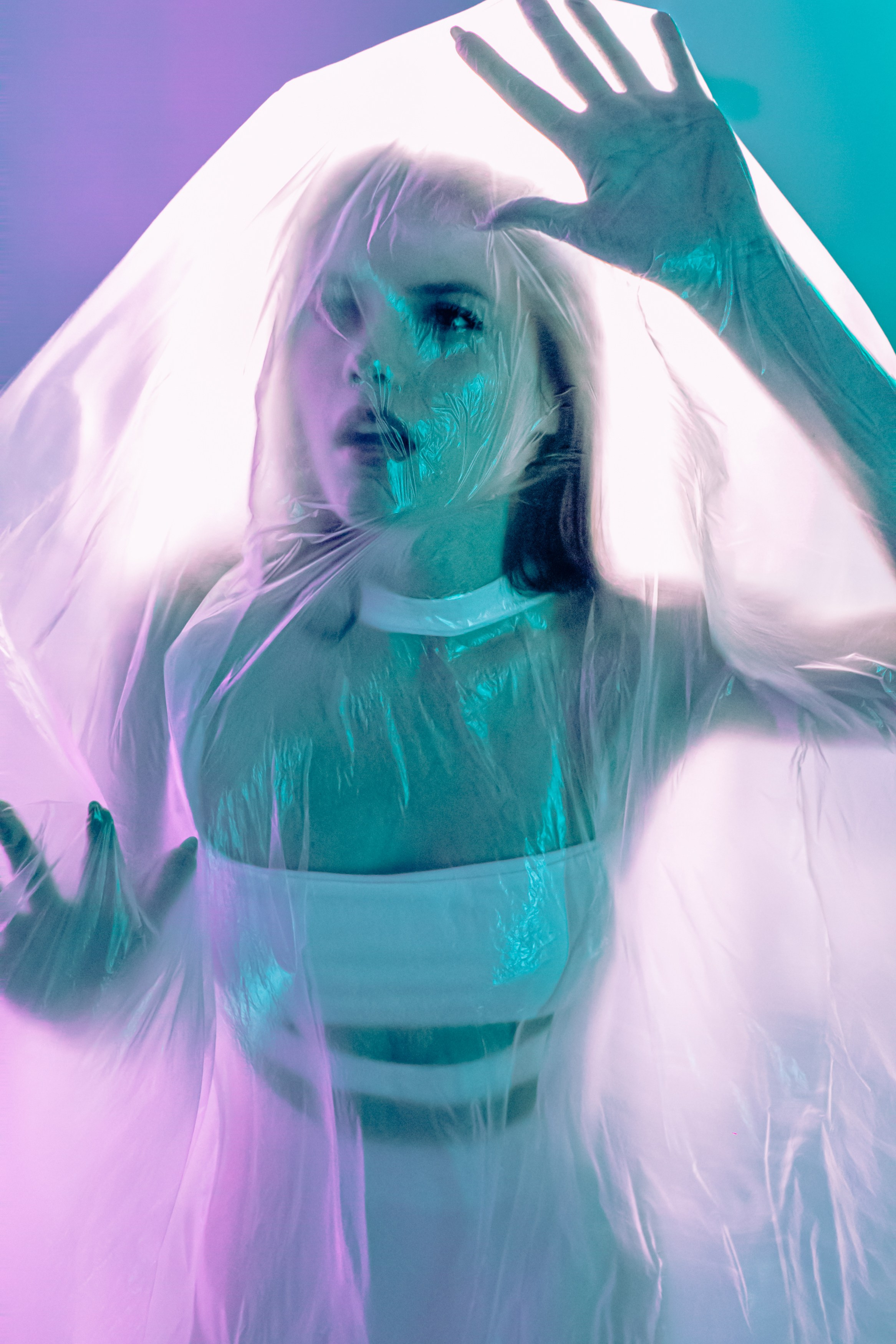 Нарушая вакуум. Портретный фотограф Лакшин Денис. Истории через фотографию