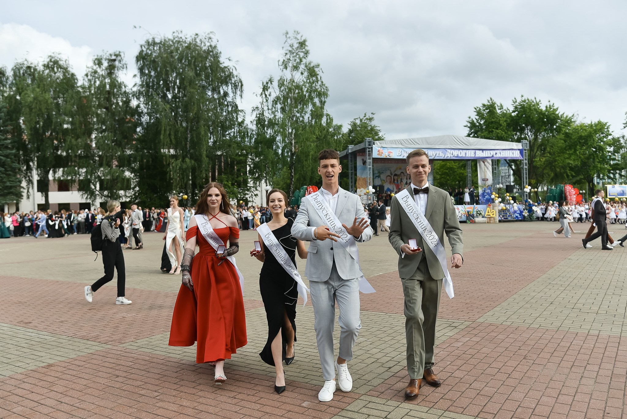 Выпускной 11 кл (до банкета). Фотограф Олег Юршевич Солигорск Минск