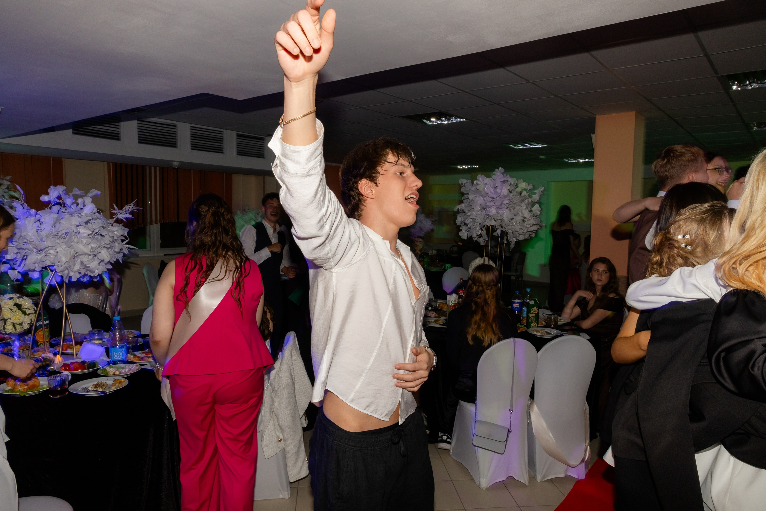 Школьный выпускной 2025 год в Минске, Беларуси. Свадебный фотограф в Минске/Беларуси Сергей Спиридонов