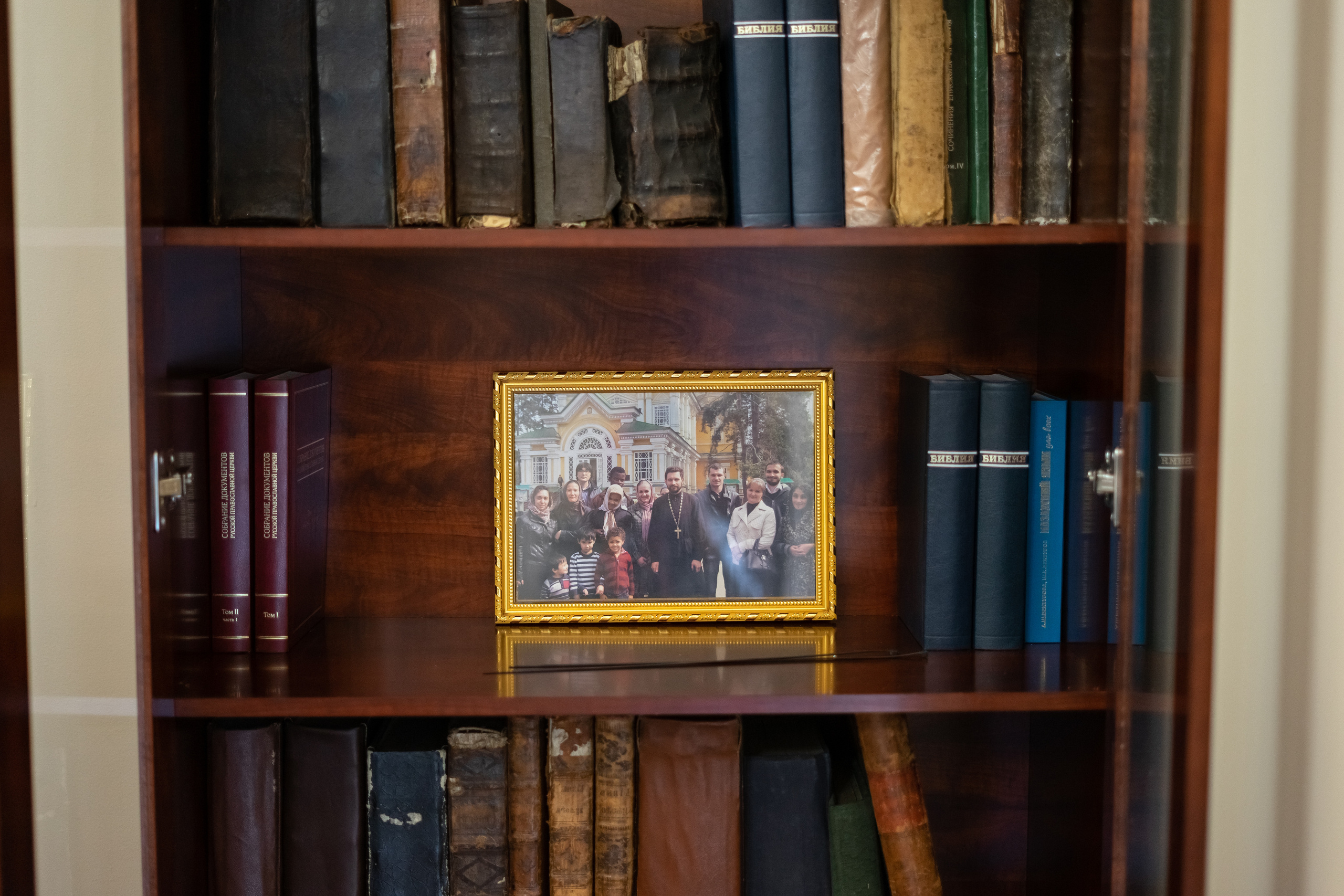 Priest: Work in The Main Cathedral. Ofeliya Zhakayeva — documentary photographer, videographer