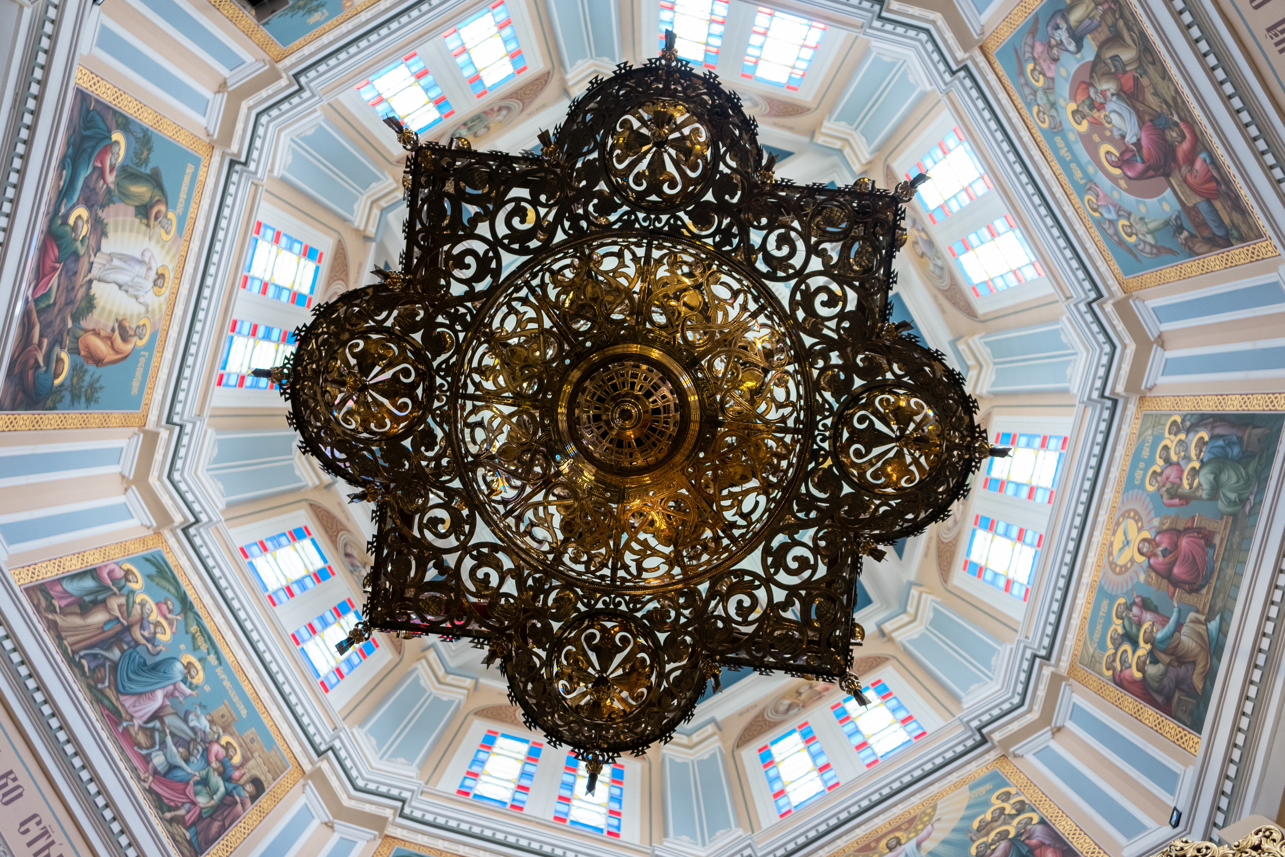 Priest: Work in The Main Cathedral. Ofeliya Zhakayeva — documentary photographer, videographer