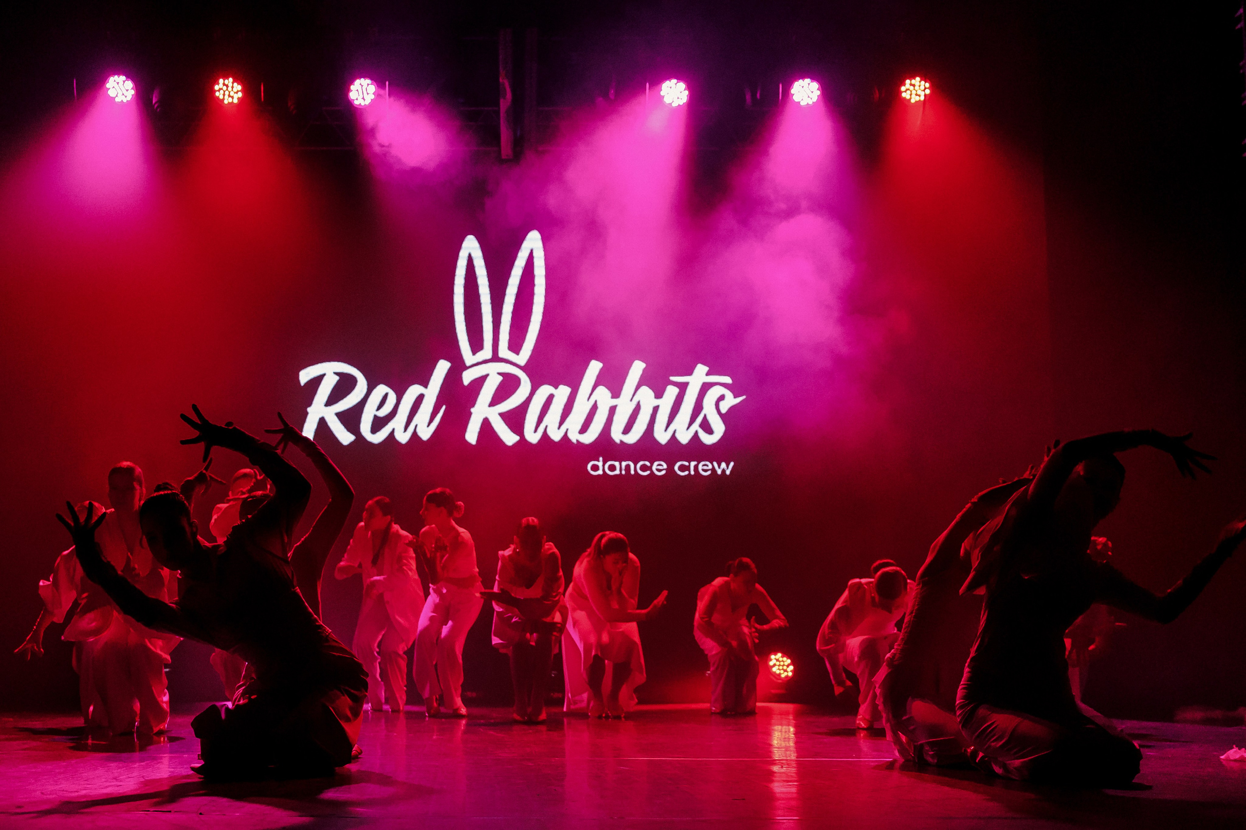 Отчётный концерт танцевальной школы «Red Rabbits» 2025. Лёшка Варзегов — фотограф