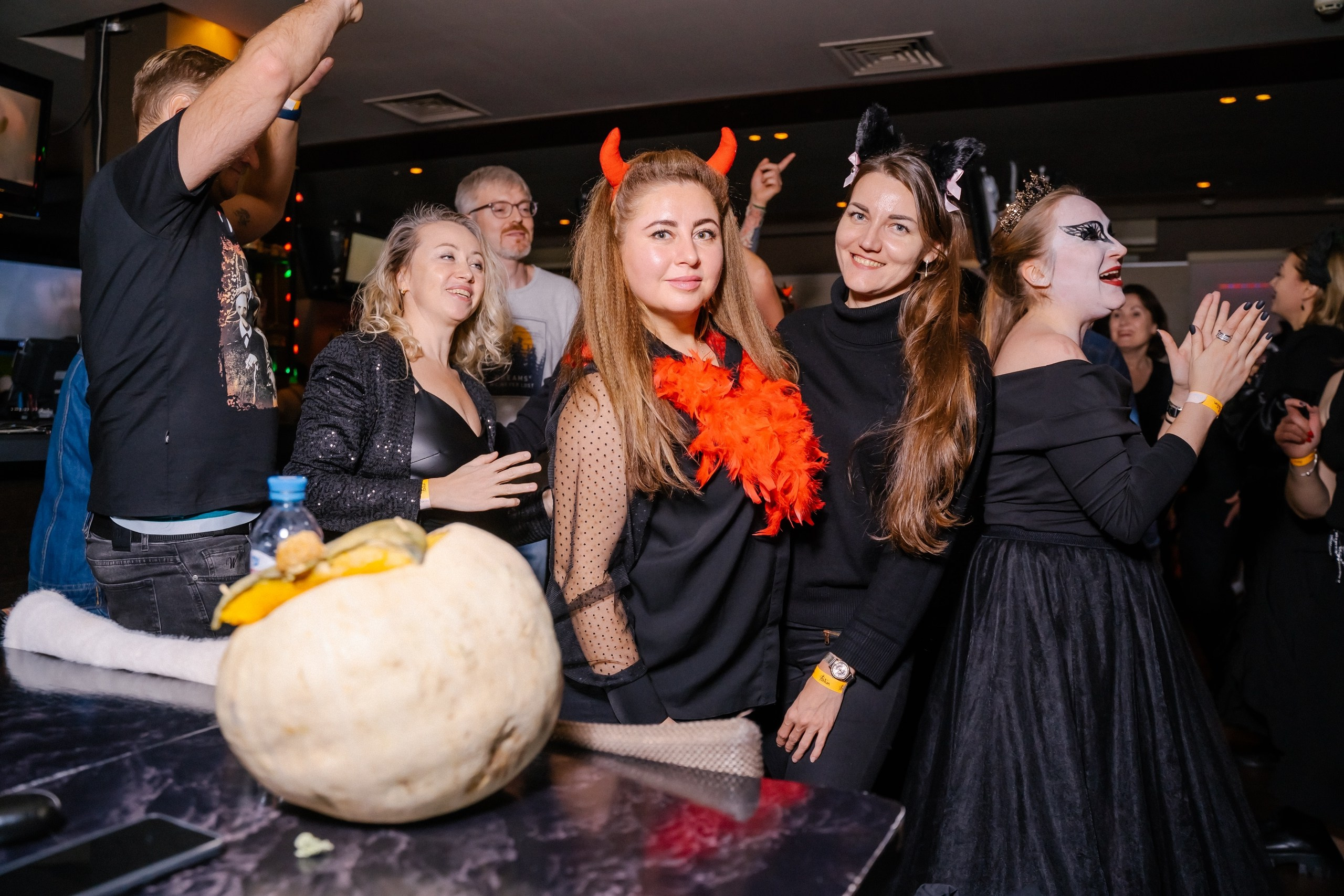 Зловещие попотрясы. Клубная вечеринка | 02.11.24. Галерея Фантим