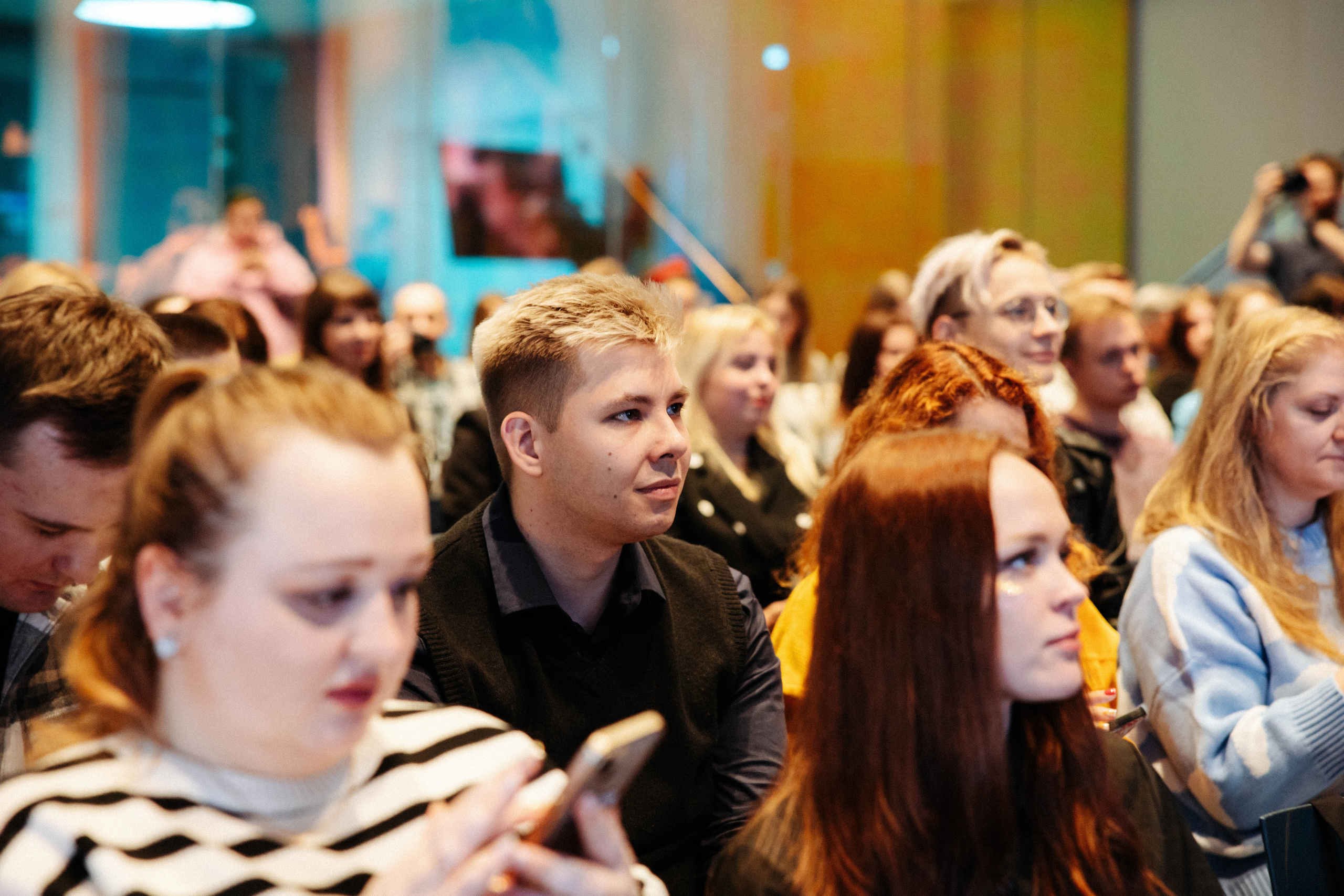 Презентация книги «Четвертое крыло». Фотограф Петрова Мария