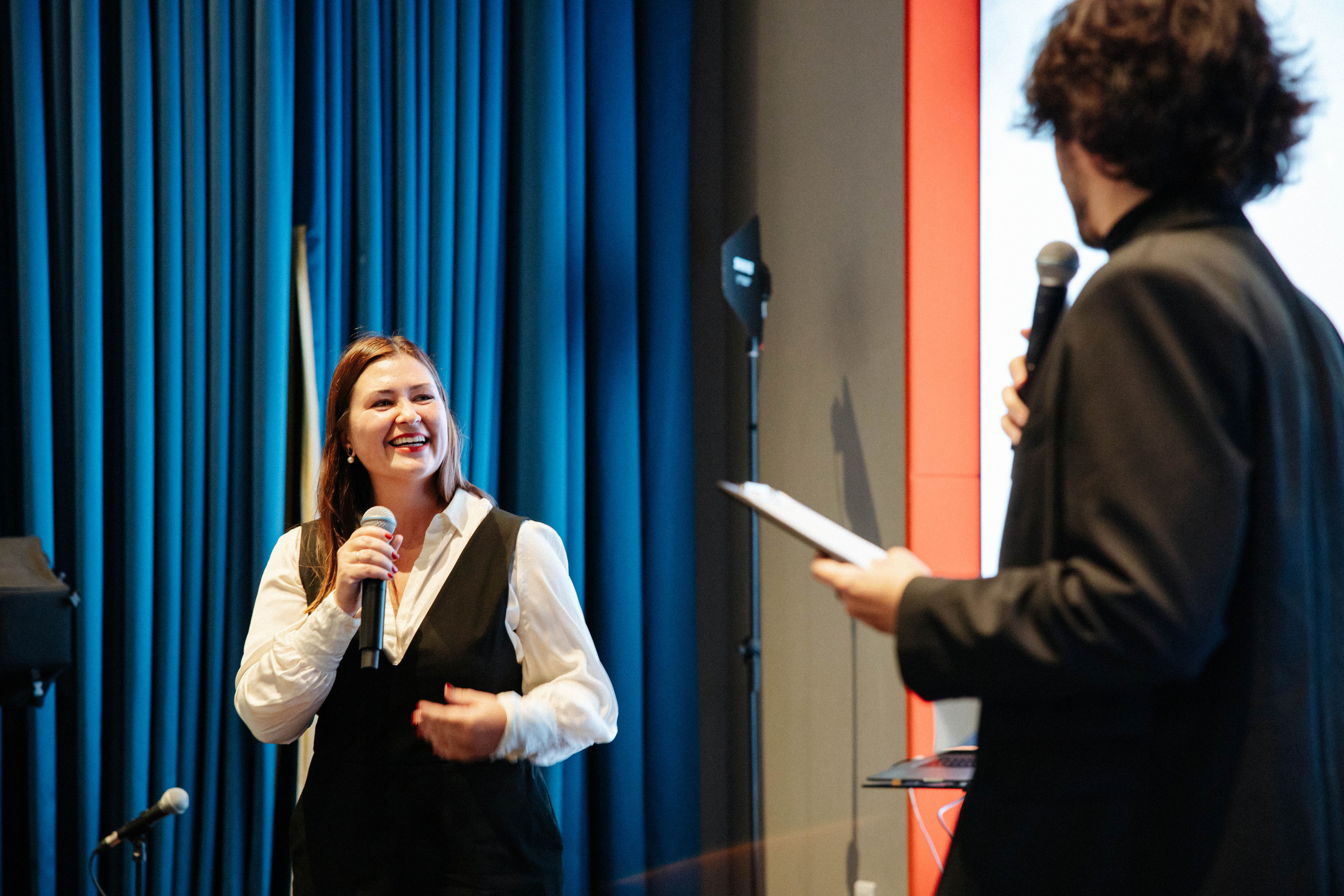 Презентация книги «Четвертое крыло». Фотограф Петрова Мария