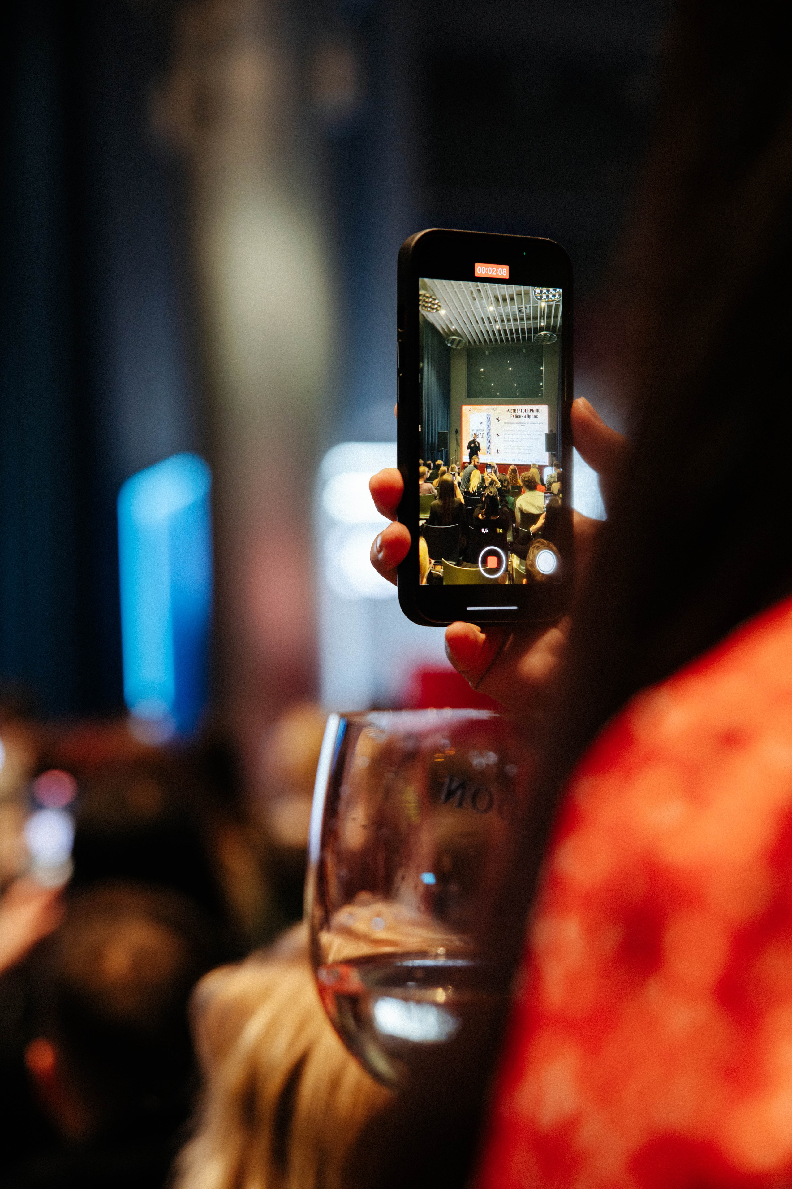 Презентация книги «Четвертое крыло». Фотограф Петрова Мария