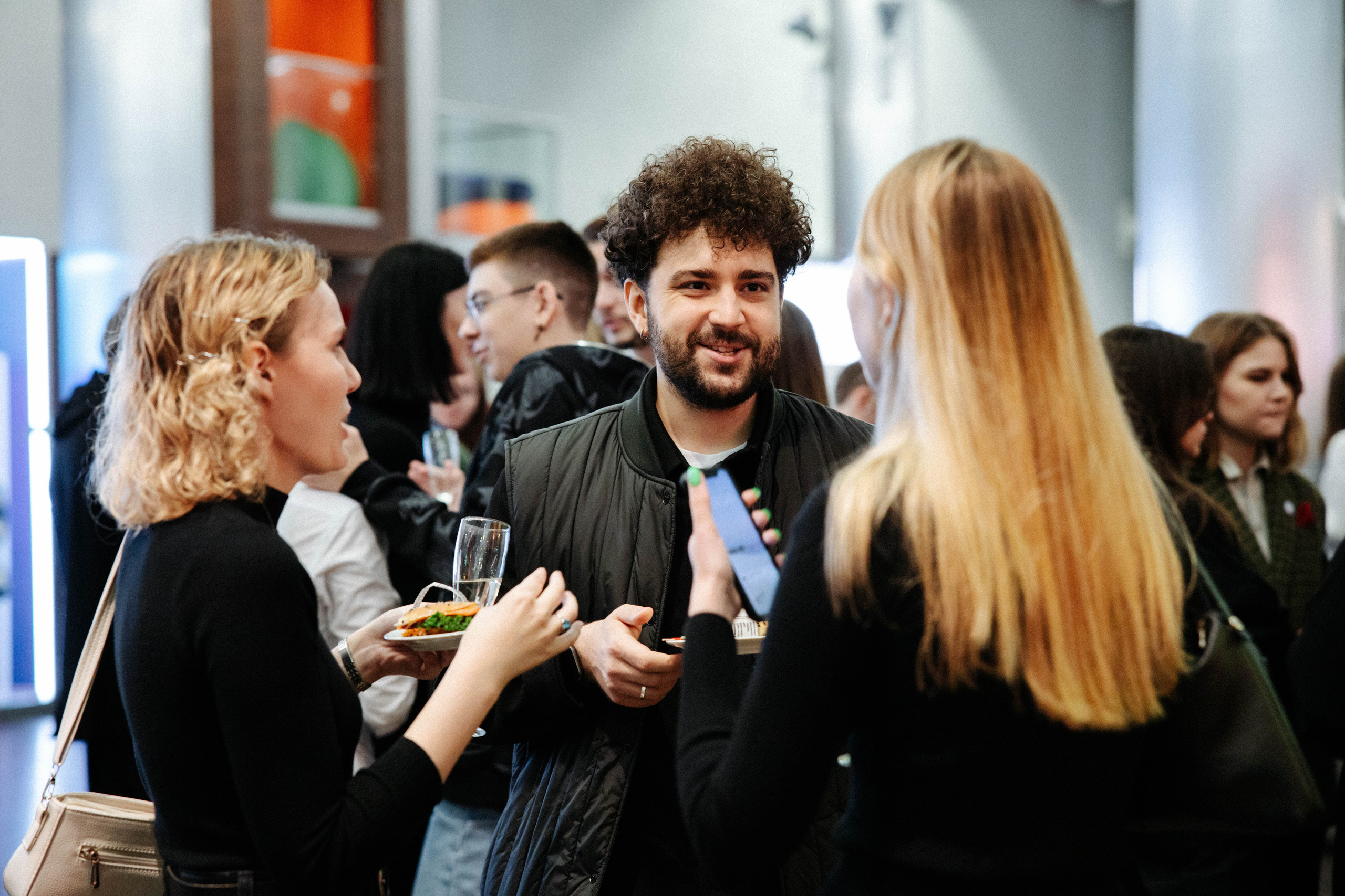 Презентация книги «Четвертое крыло». Фотограф Петрова Мария