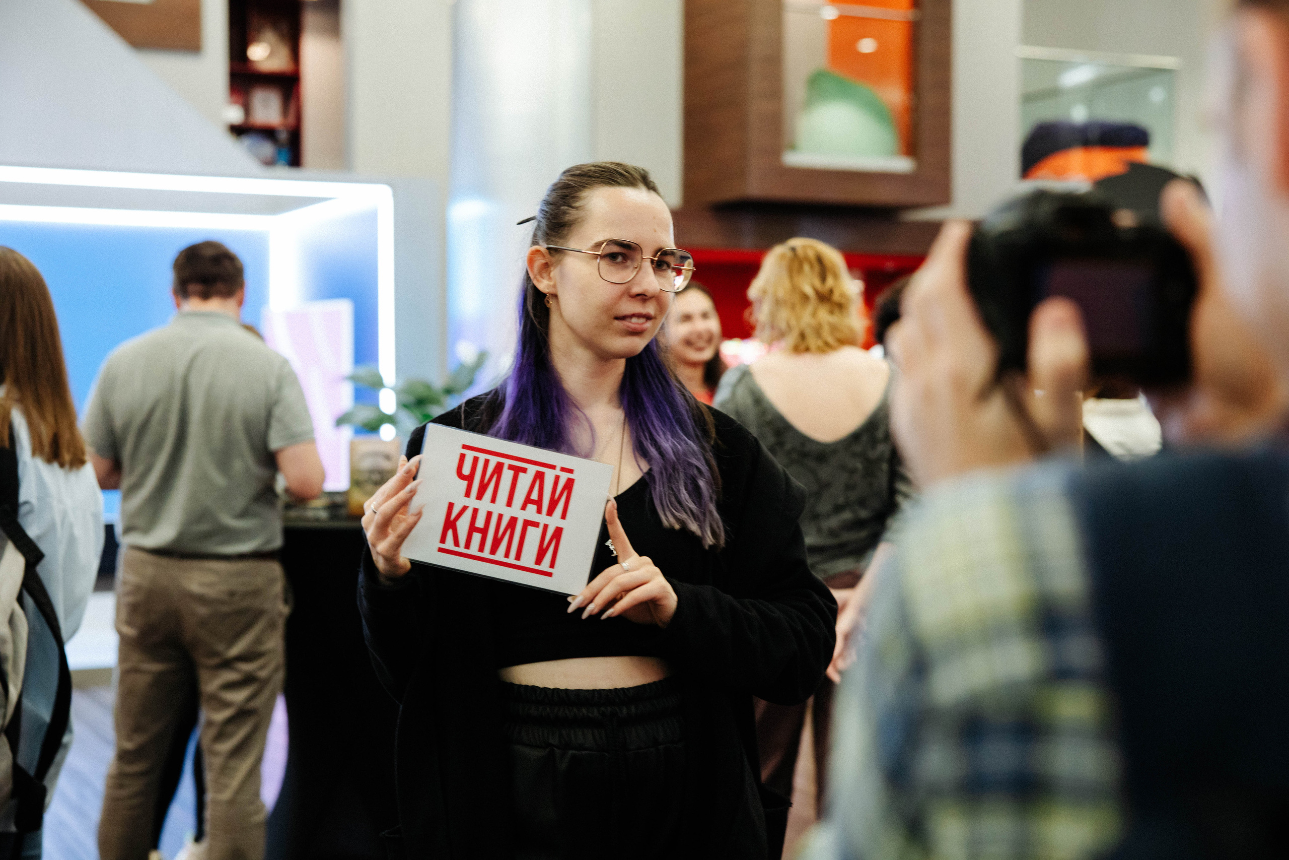 Презентация книги «Четвертое крыло». Фотограф Петрова Мария