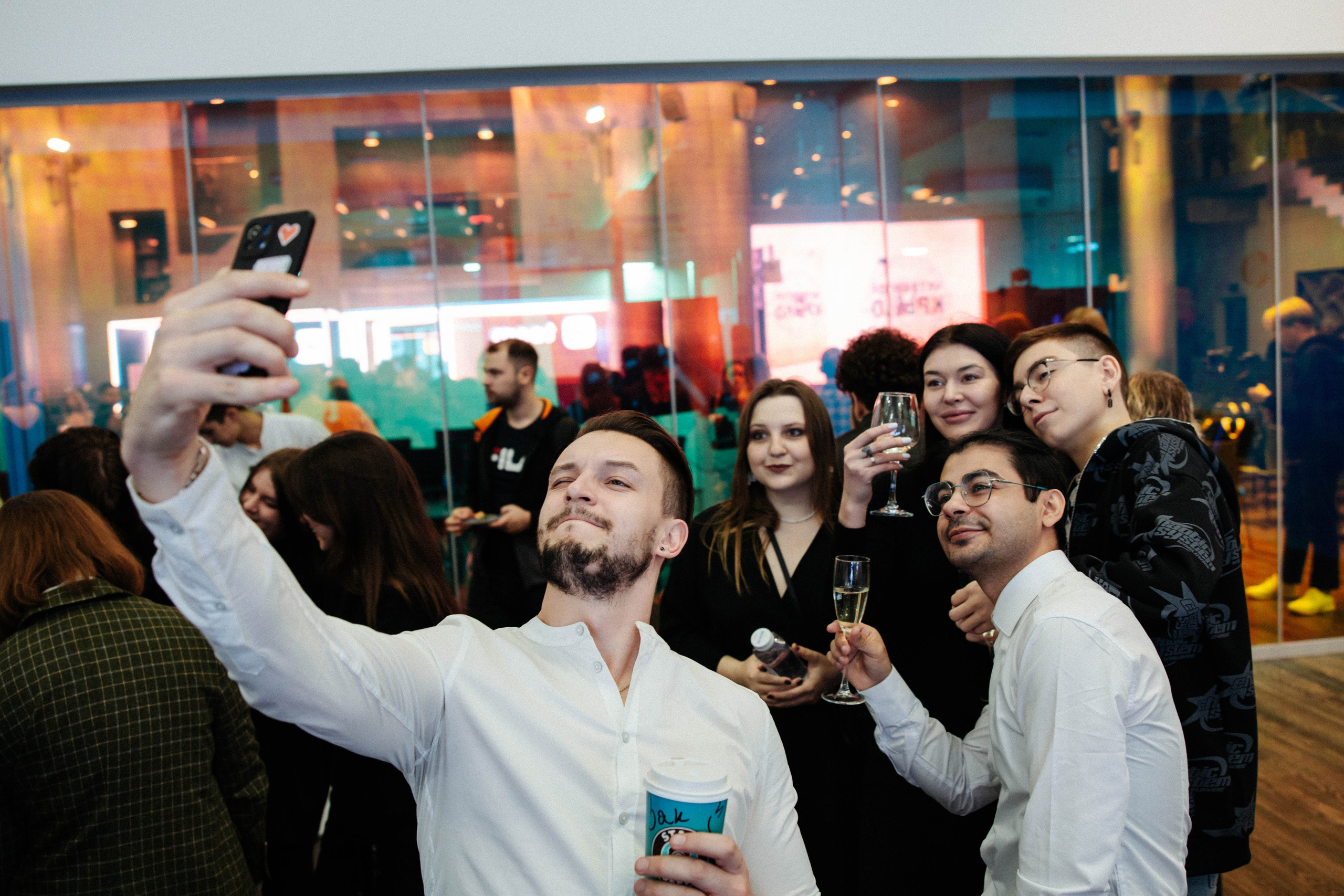 Презентация книги «Четвертое крыло». Фотограф Петрова Мария