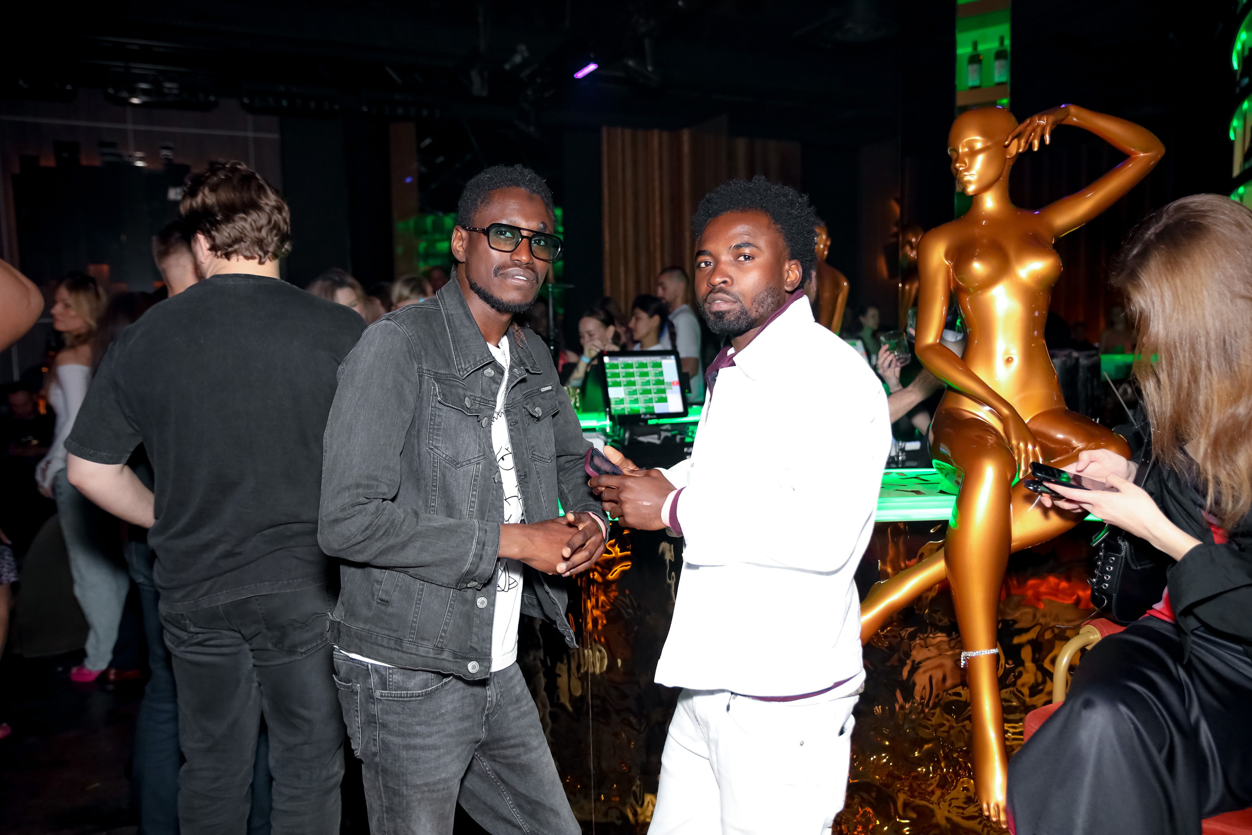 LA night & Fiji wave. 2000’s