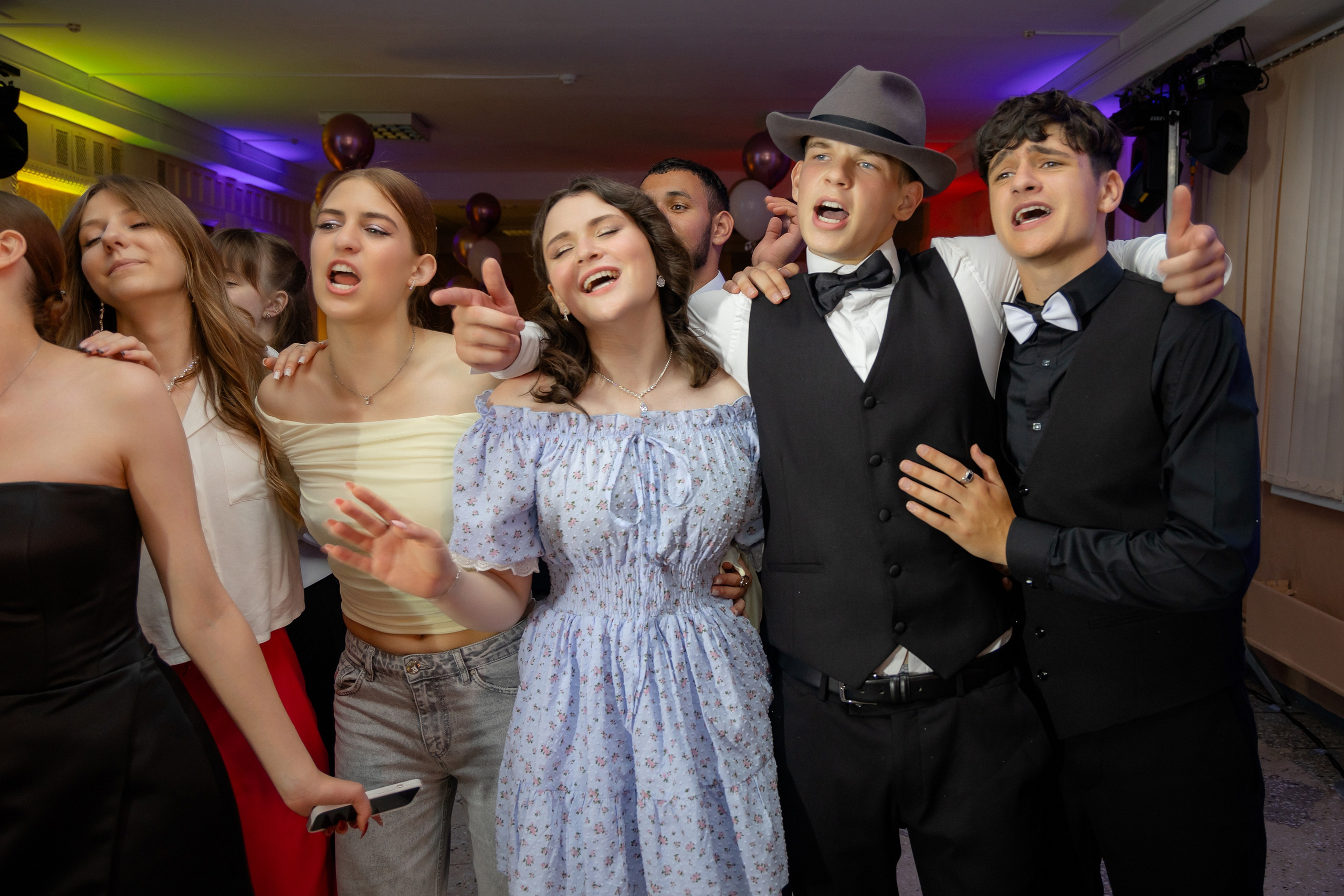 Школьный выпускной 2024 год в Соколе (Минск). Свадебный фотограф в Минске/Беларуси Сергей Спиридонов