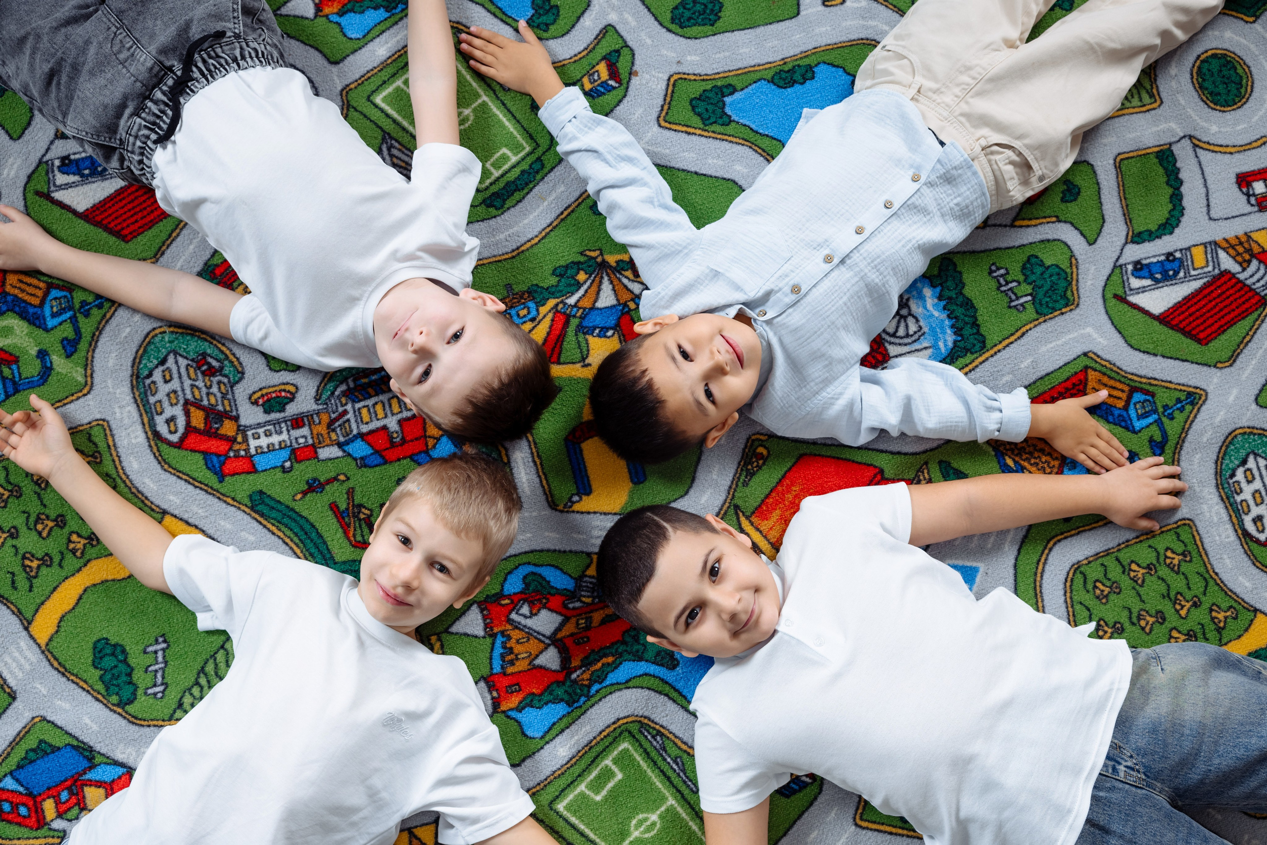 Детские сады. Выпускные школьные фото­альбомы для школ и детских садов в Волгограде и Волжском