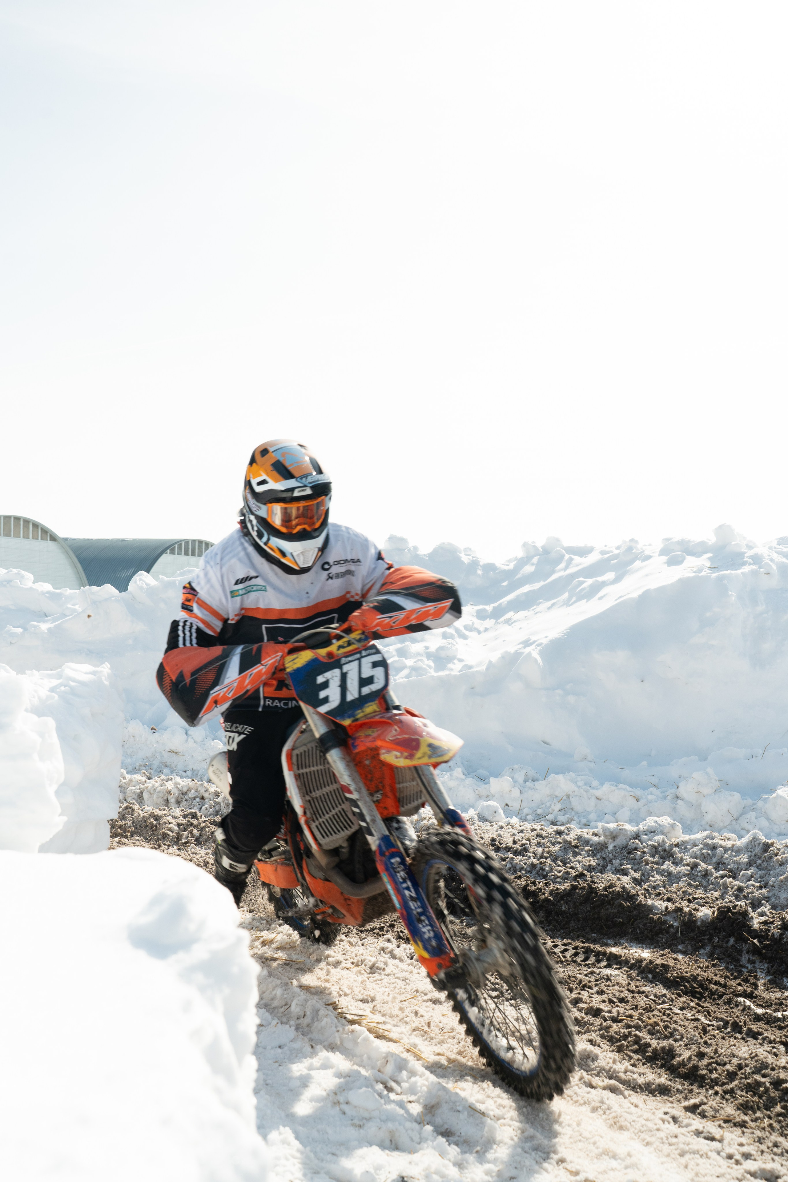 Мотокросс, закрытие зимнего сезона. Фотограф Артем Ларионов