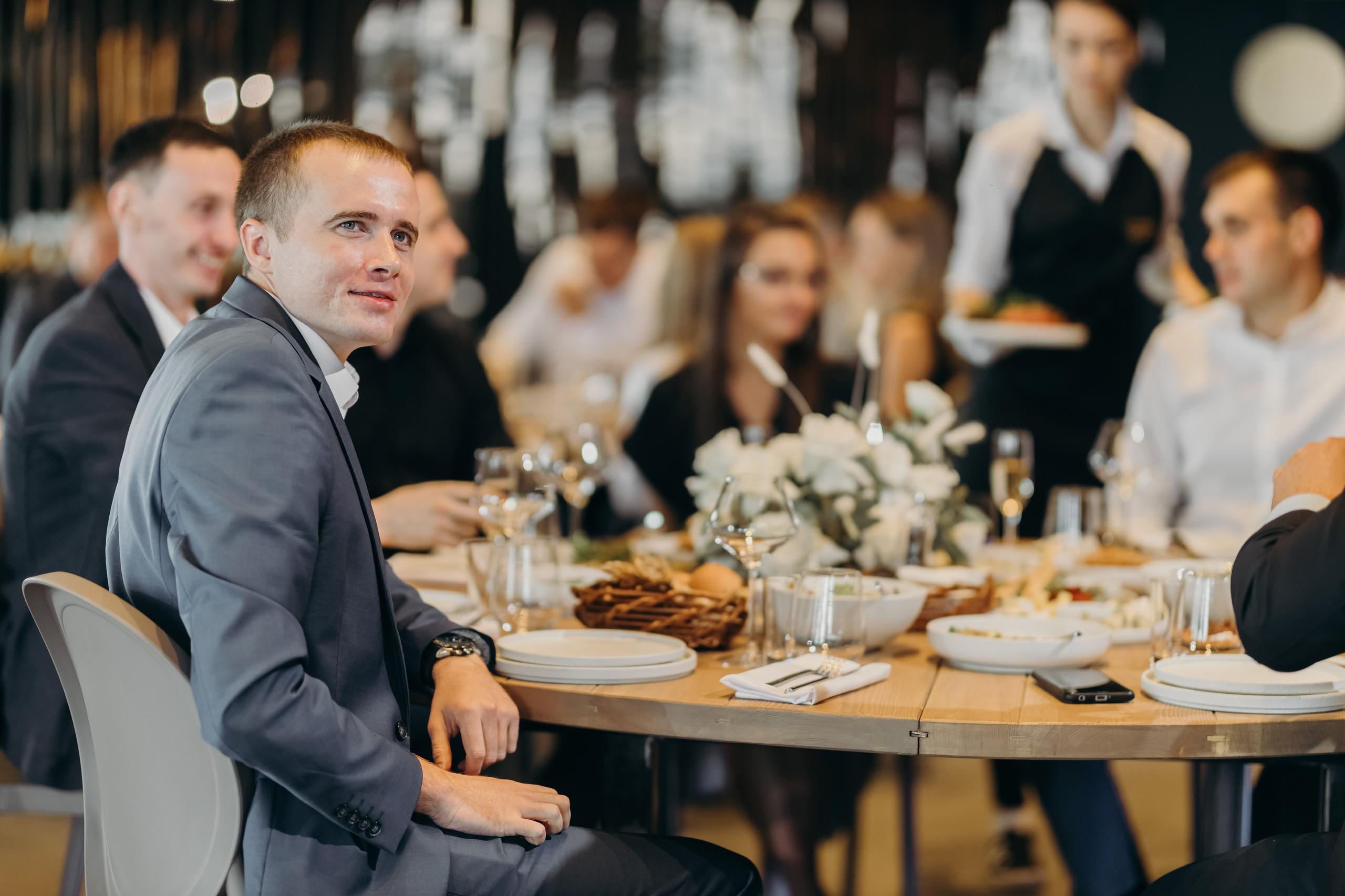 Свадьба красивых людей в Красноярске. Свадебный фотограф-видеограф в Красноярске Евгений Константинопольский