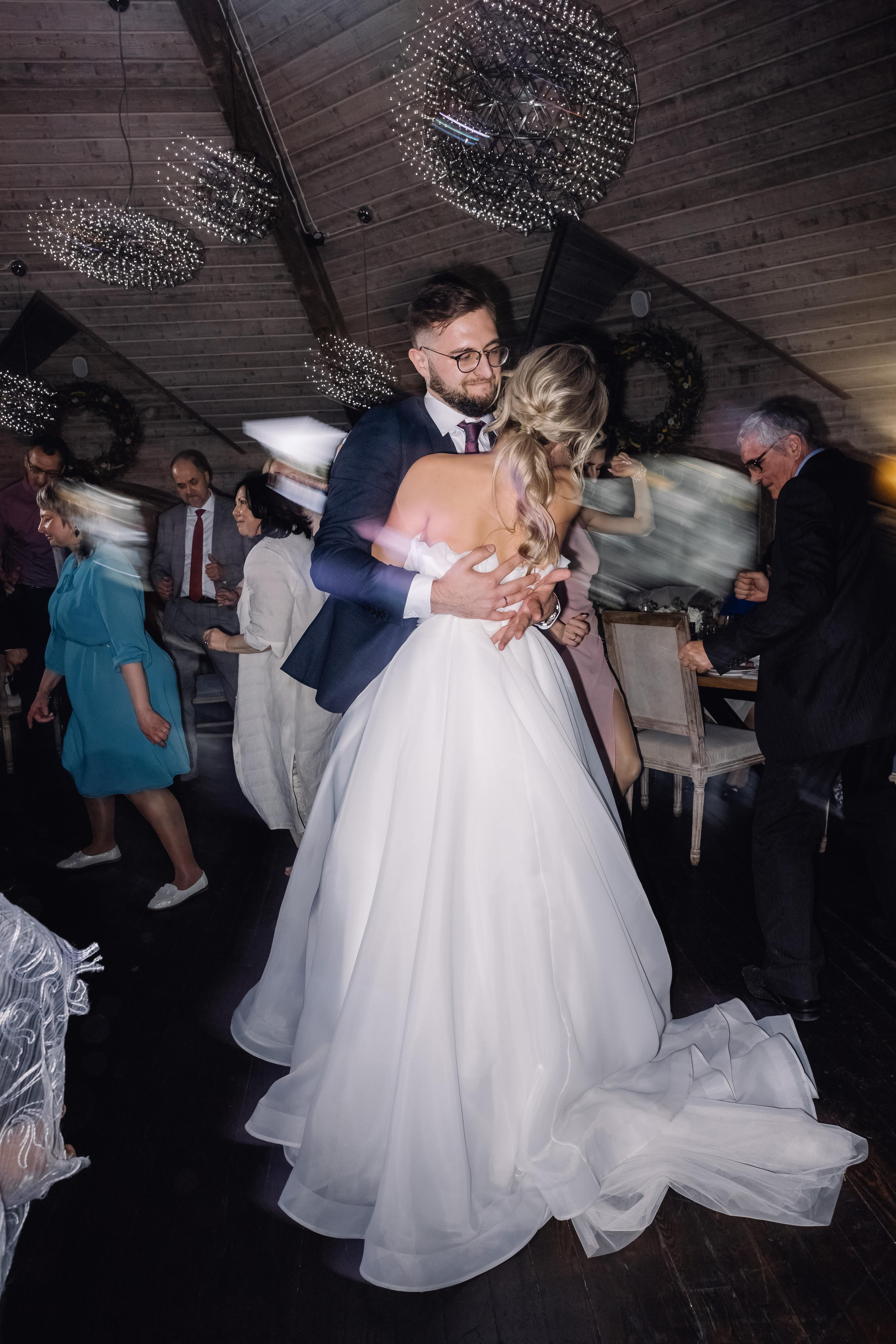 Свадьба любящих людей в Красноярске. Свадебный фотограф-видеограф в Красноярске Евгений Константинопольский