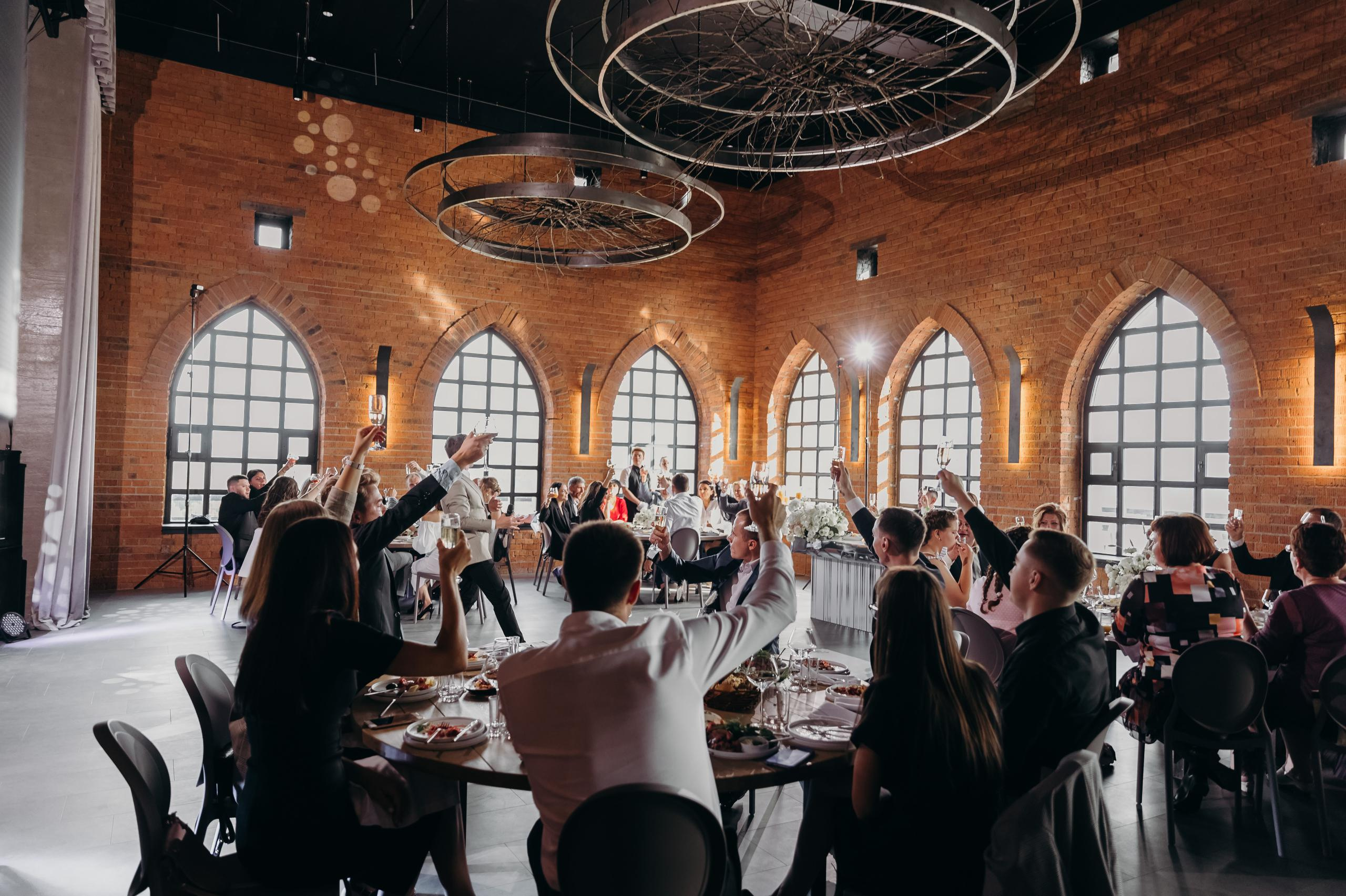 Свадьба красивых людей в Красноярске. Свадебный фотограф-видеограф в Красноярске Евгений Константинопольский