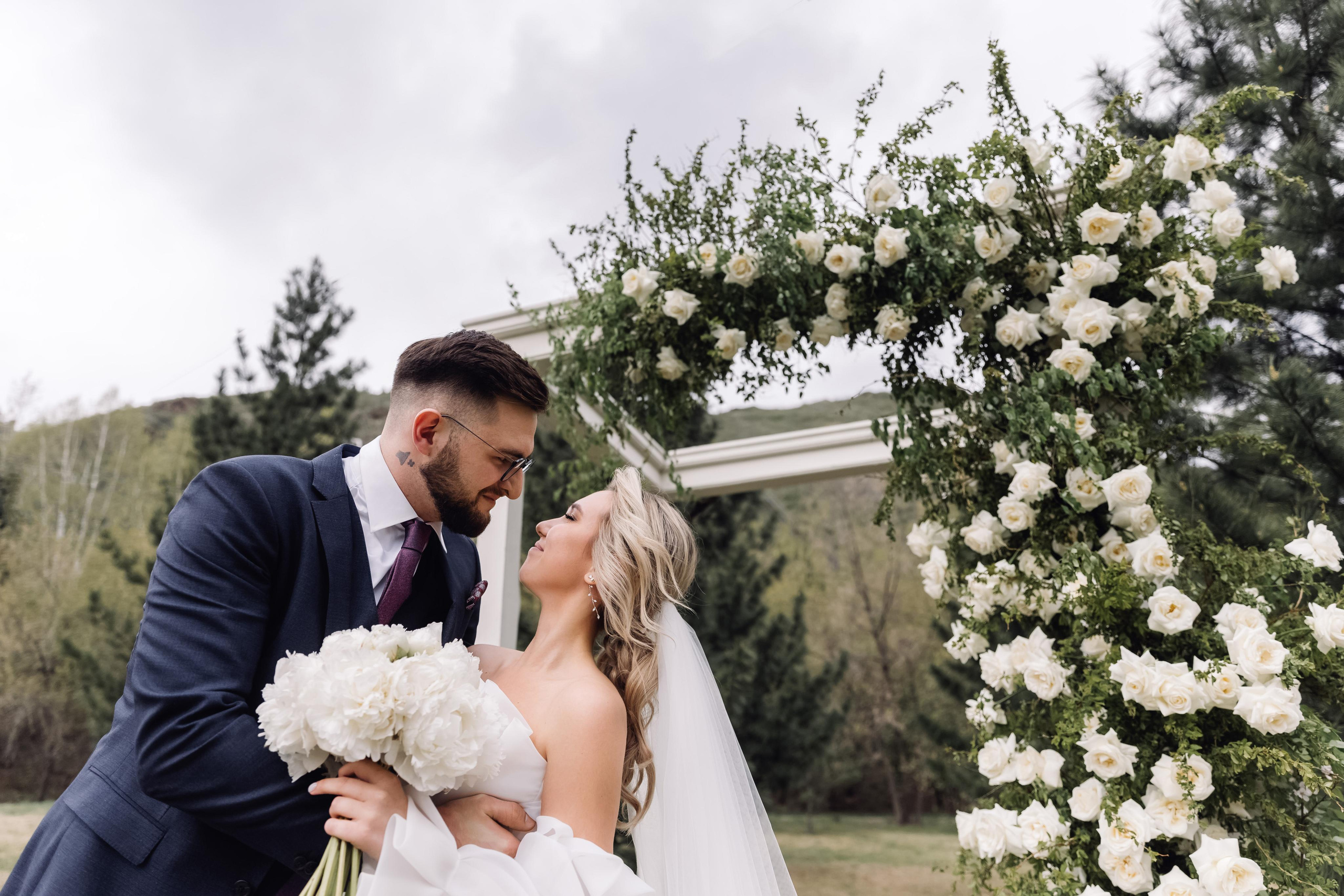 Свадьба любящих людей в Красноярске. Свадебный фотограф-видеограф в Красноярске Евгений Константинопольский