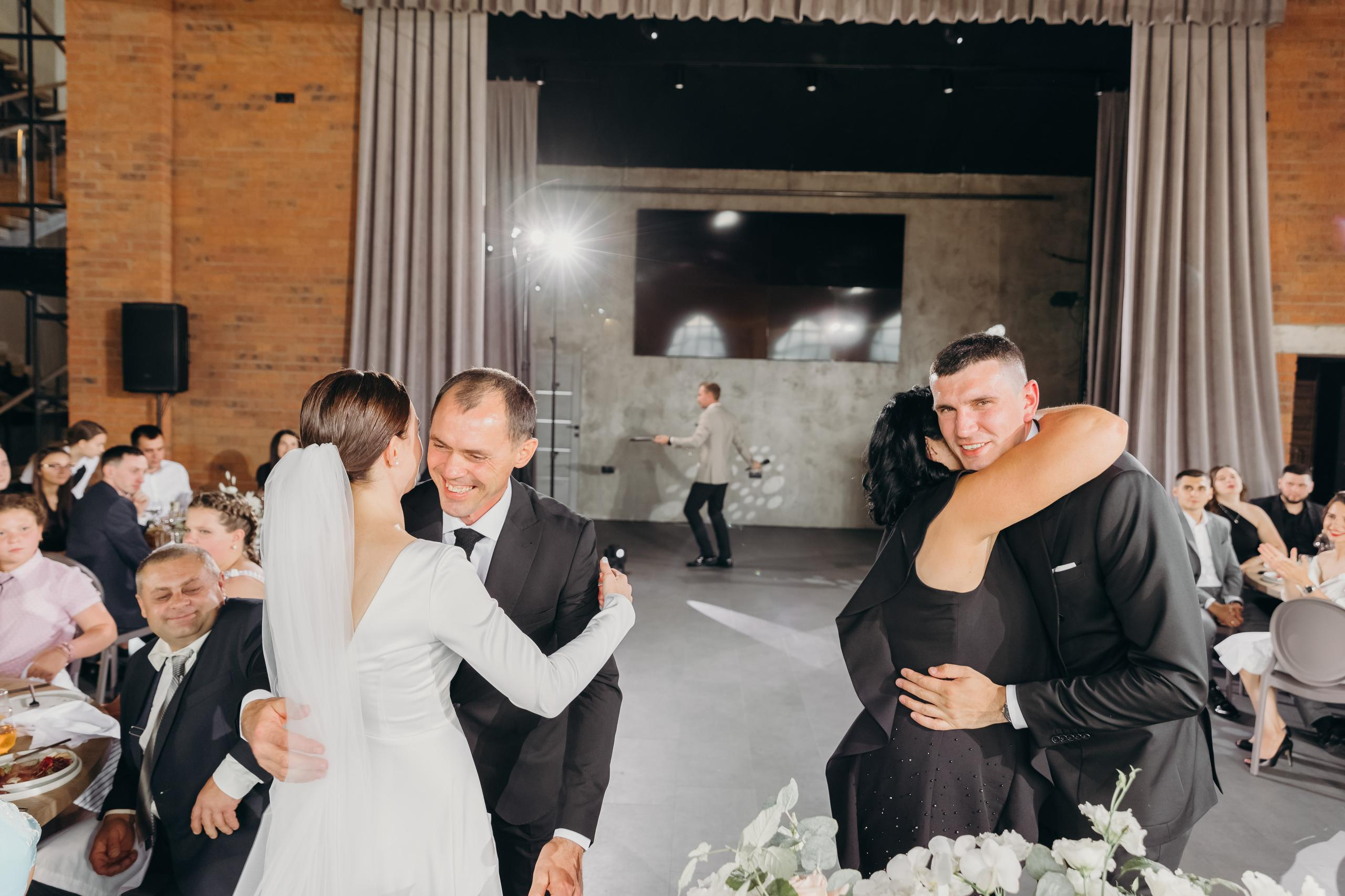 Свадьба красивых людей в Красноярске. Свадебный фотограф-видеограф в Красноярске Евгений Константинопольский