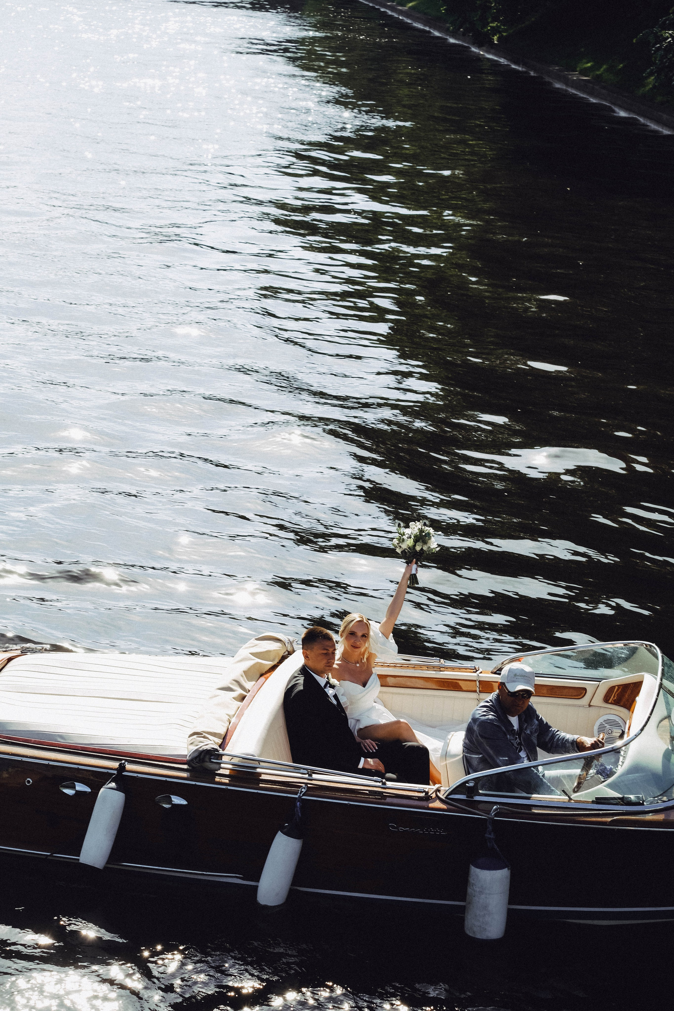 СВАДЕБГНАЯ ПРОГУЛКА ПО КАНАЛ САНКТ-ПЕТЕРБУРГА НА КАТЕРЕ. Профессиональный фотограф, Санкт-Петербург — Виктория Богомолова