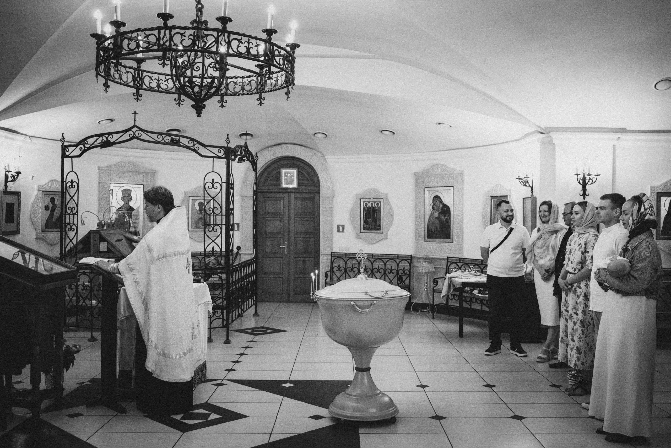 Крещение Максима (Криптовый храм в честь собора Новомучеников). Семейный фотограф в Минске Дарья Дреко