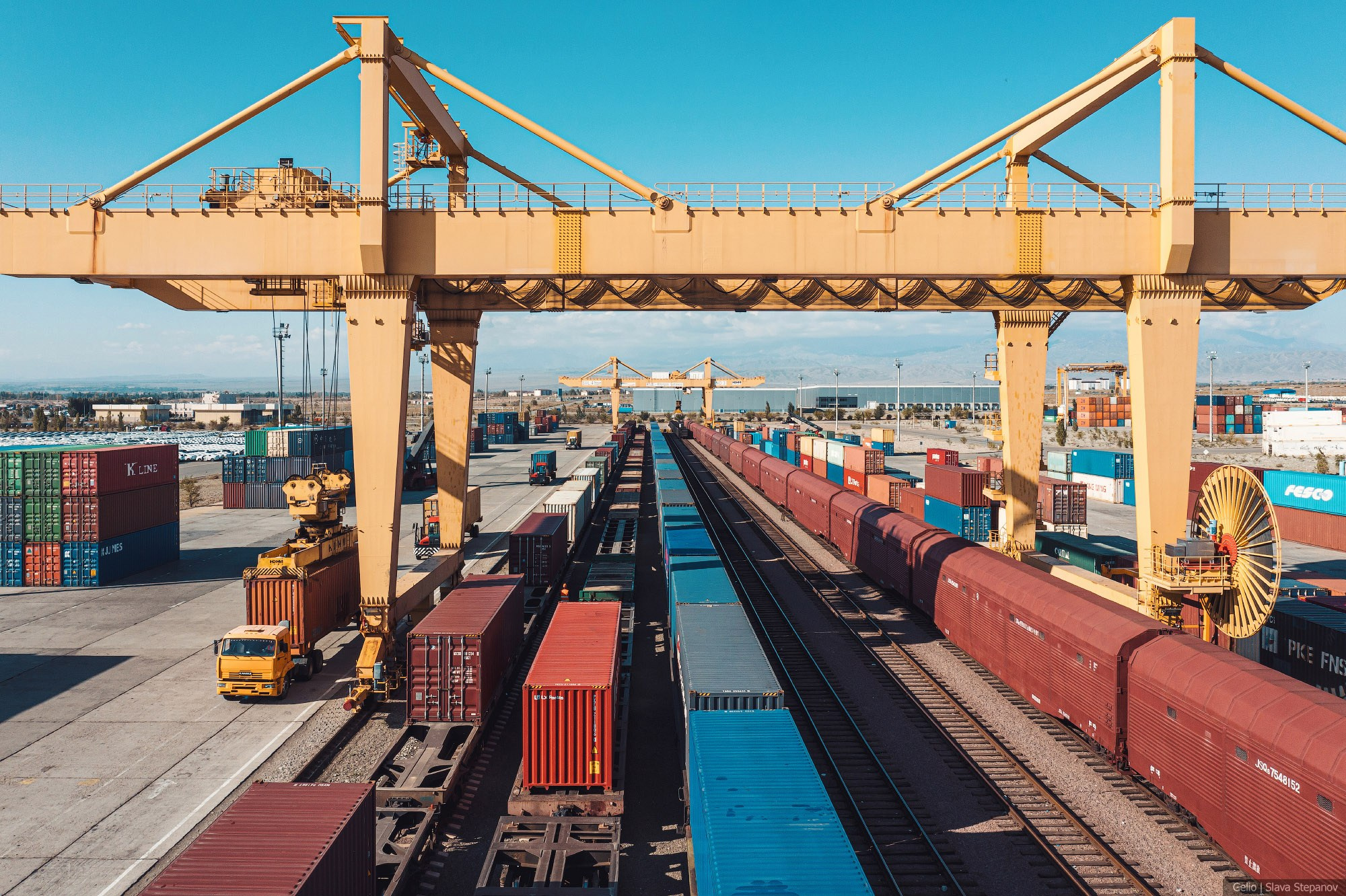 Логистика. Фотограф Слава Степанов, Gelio