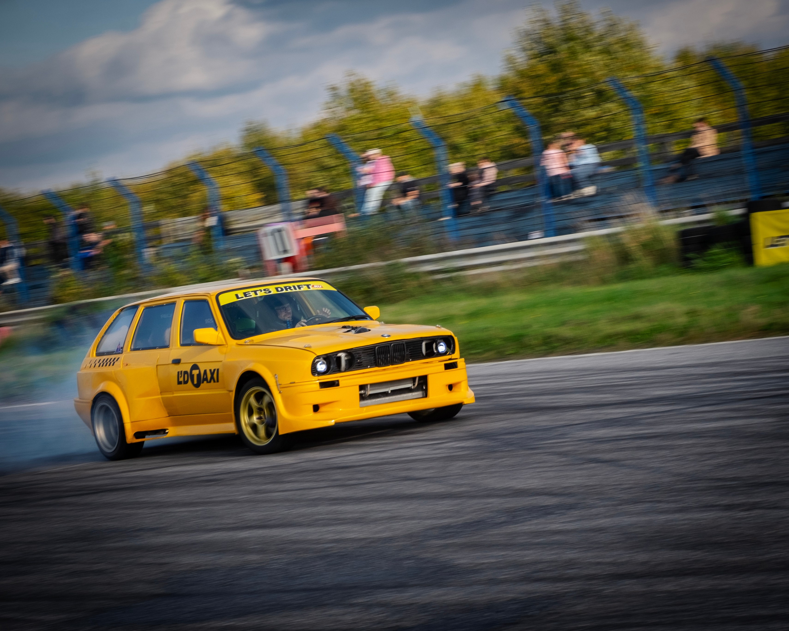 AUTODROM FEST 21.09.25. Автомобильные фотографии и рисунки в Санкт-Петербурги Пашков Дмитрий