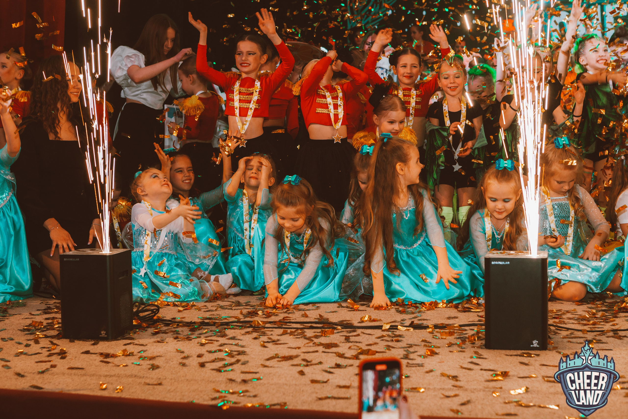 КОСМИЧЕСКОЕ НОВОГОДНЕЕ ПУТЕШЕСТВИЕ «CHEER LAND». Репортажный, семейный, свадебный, портретный фотограф