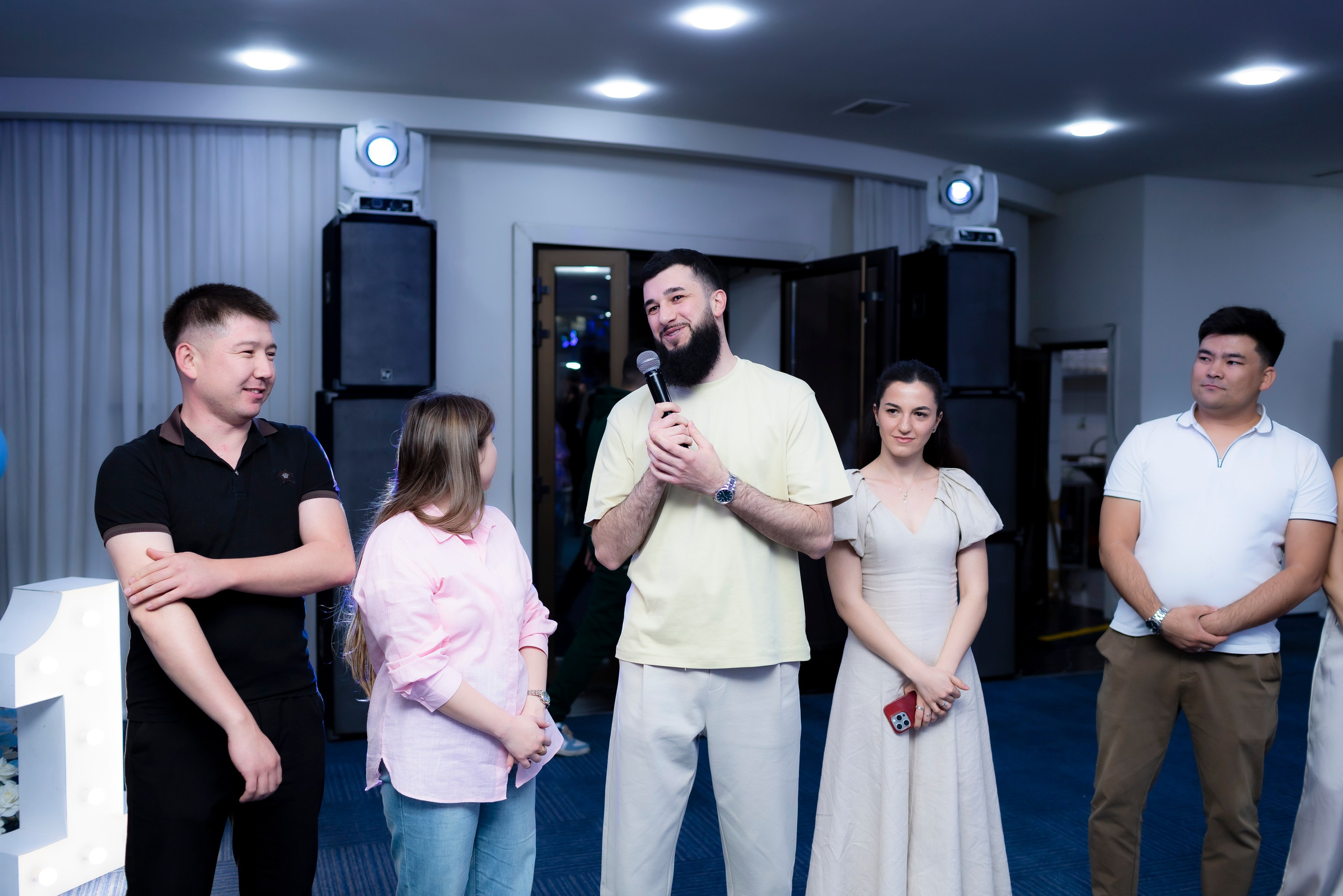 1 годик Али. Фотограф