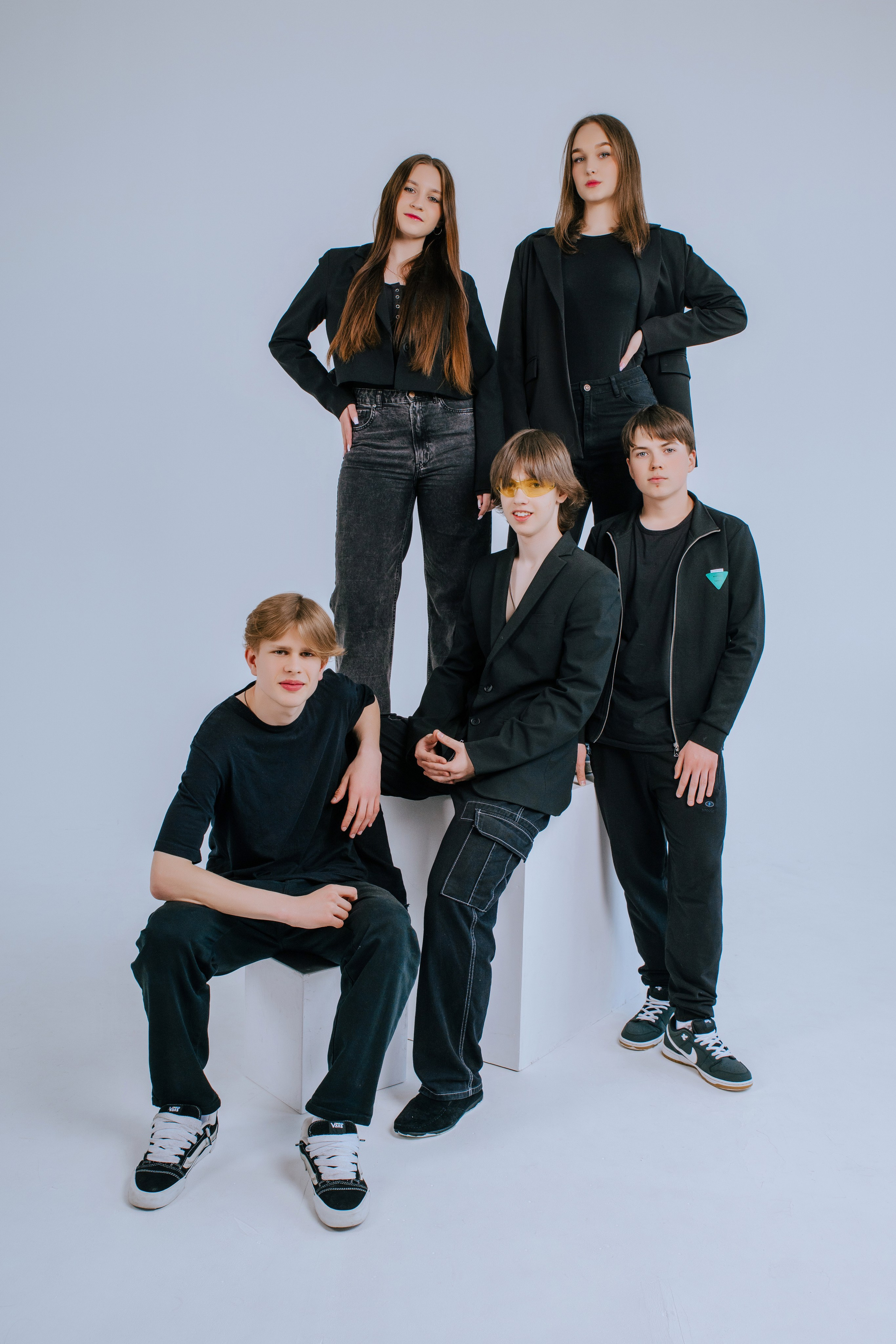 Гимназия им. Сайбеля — Выпуск 2024, 9 класс. Фотограф Ярмишко Дарья. Выпускные фотокниги