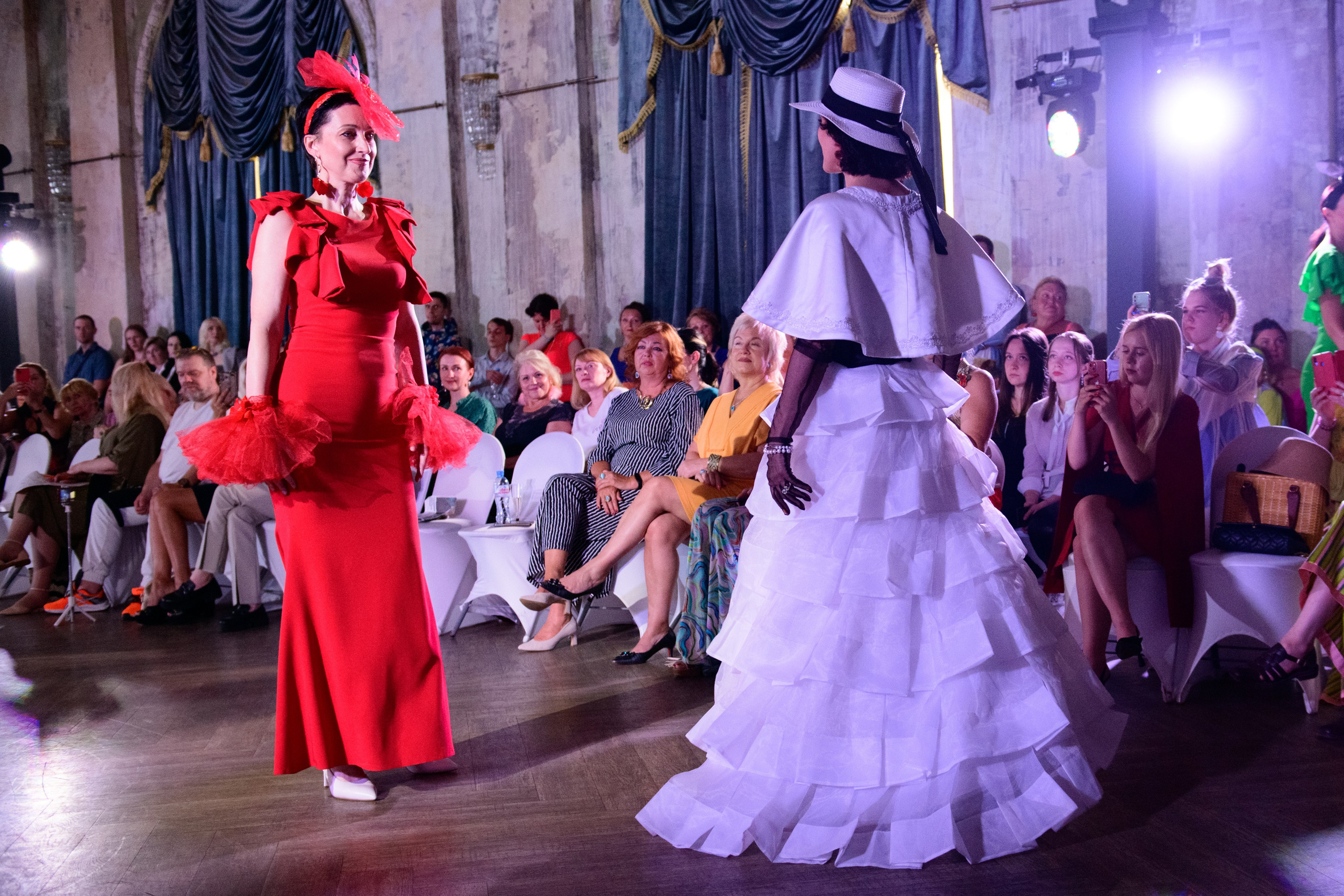 Модный показ «Аллея моды». Организация и проведение фотосъемок в Санкт-Петербурге. Фотограф Смирягин Илья