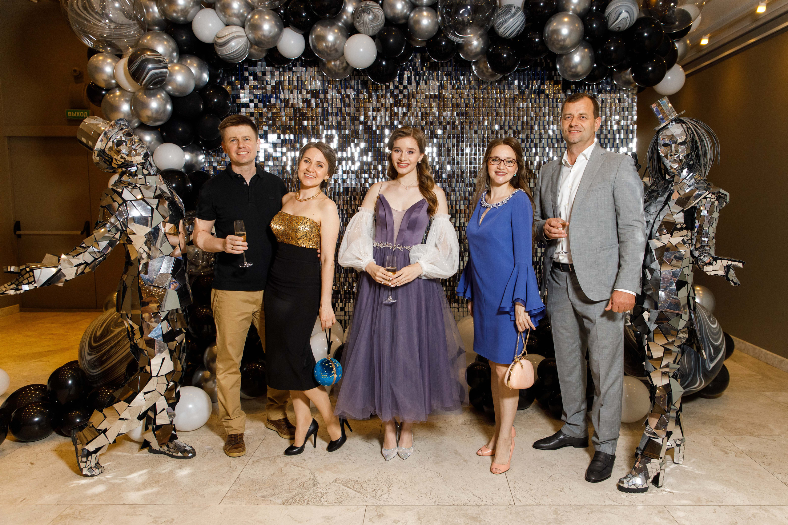 Выпускной Алёны. 11 класс. Галич Хол. Фотограф Андрей Баксов